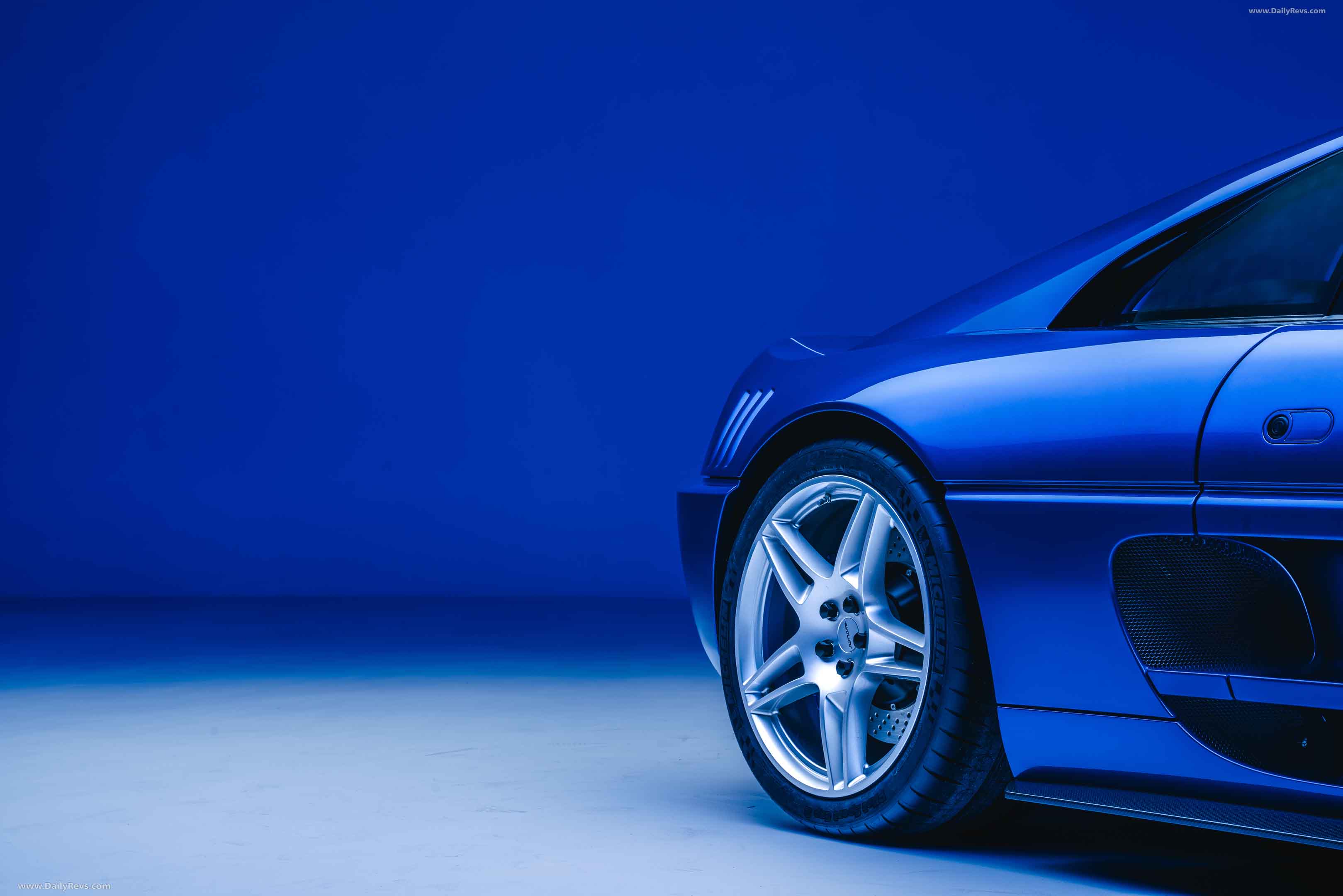 2024 Evoluto 355 Exterior