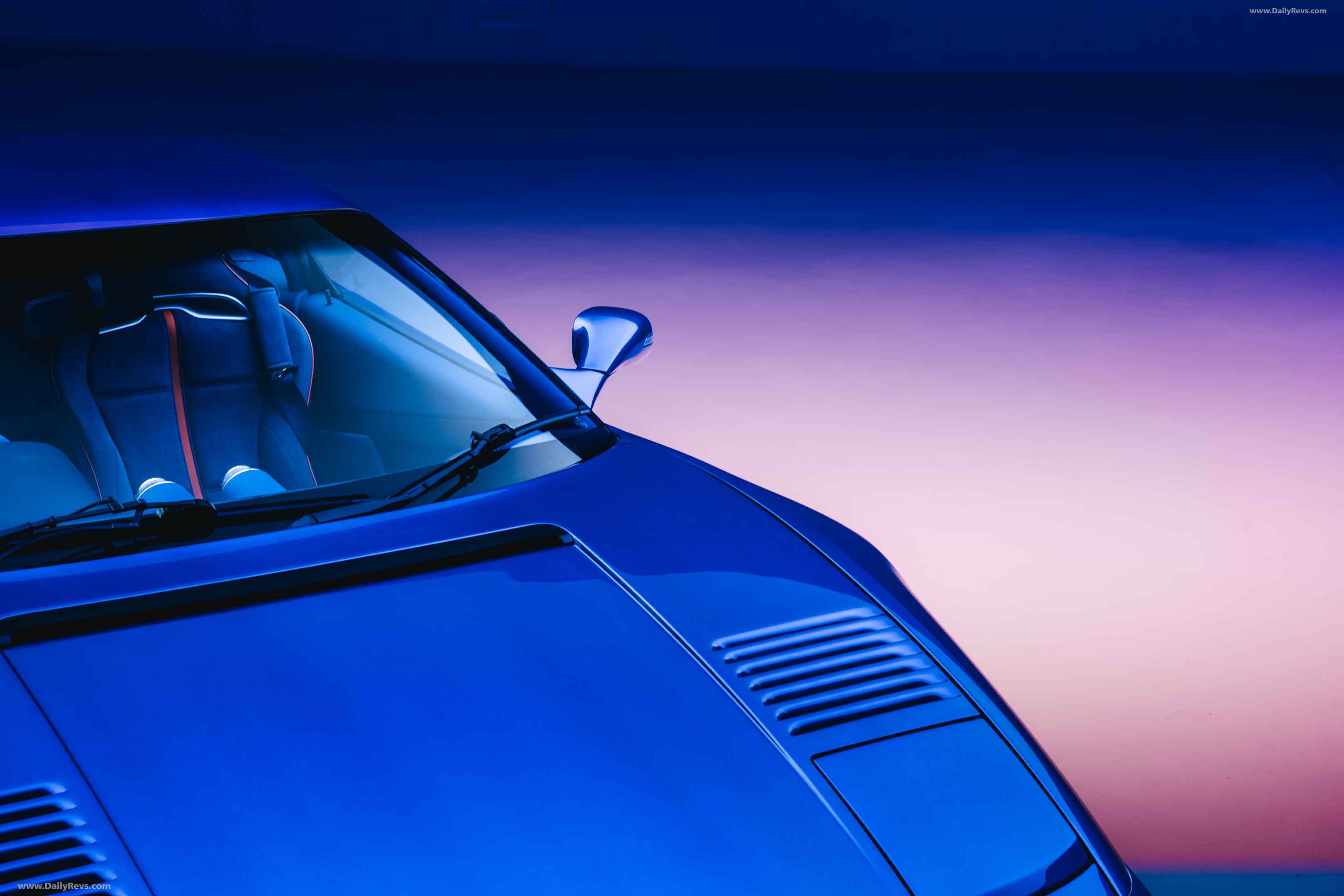 2024 Evoluto 355 Exterior