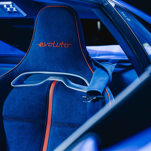 2024 Evoluto 355 Interior