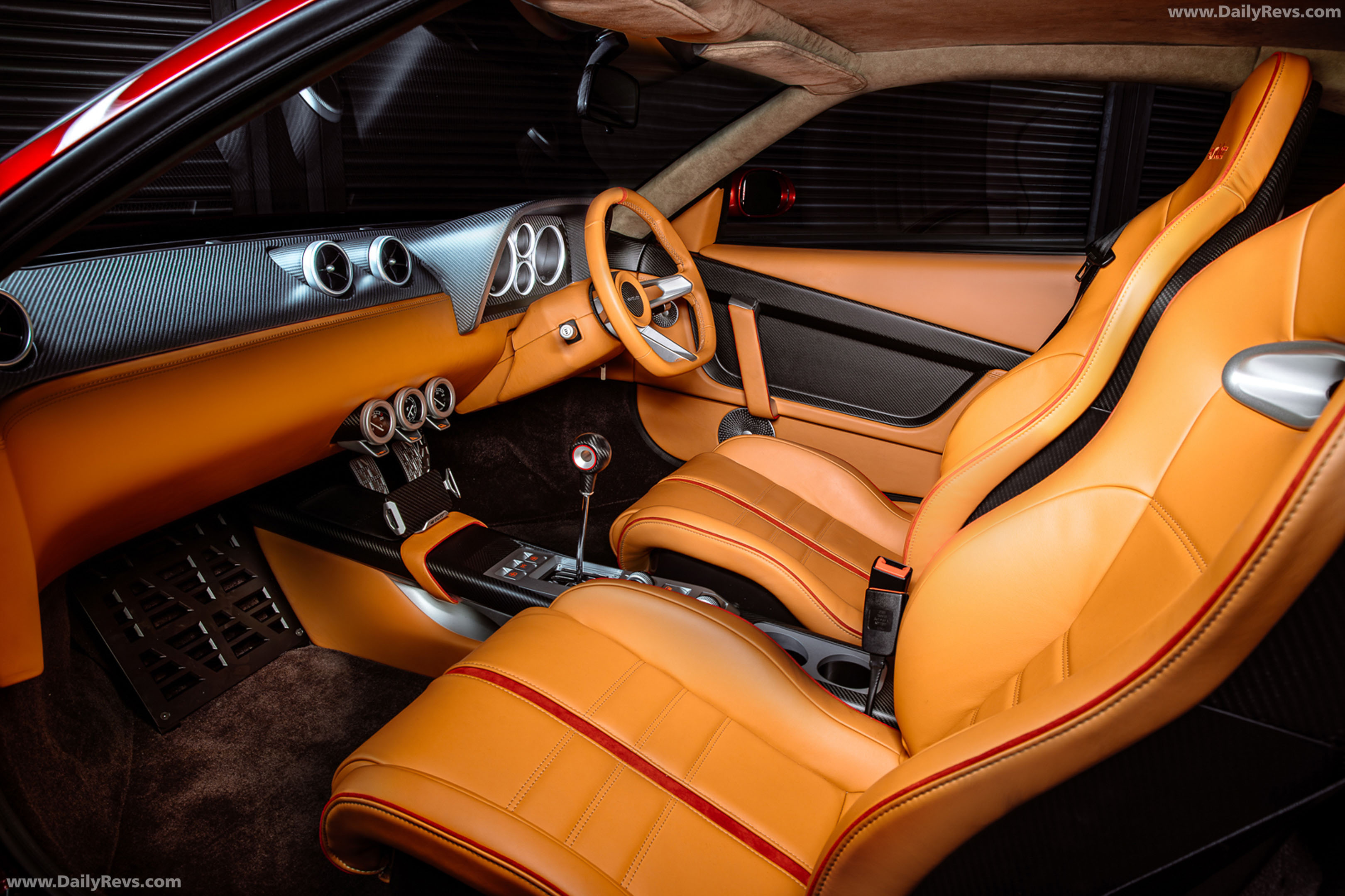 2024 Evoluto 355 Interior