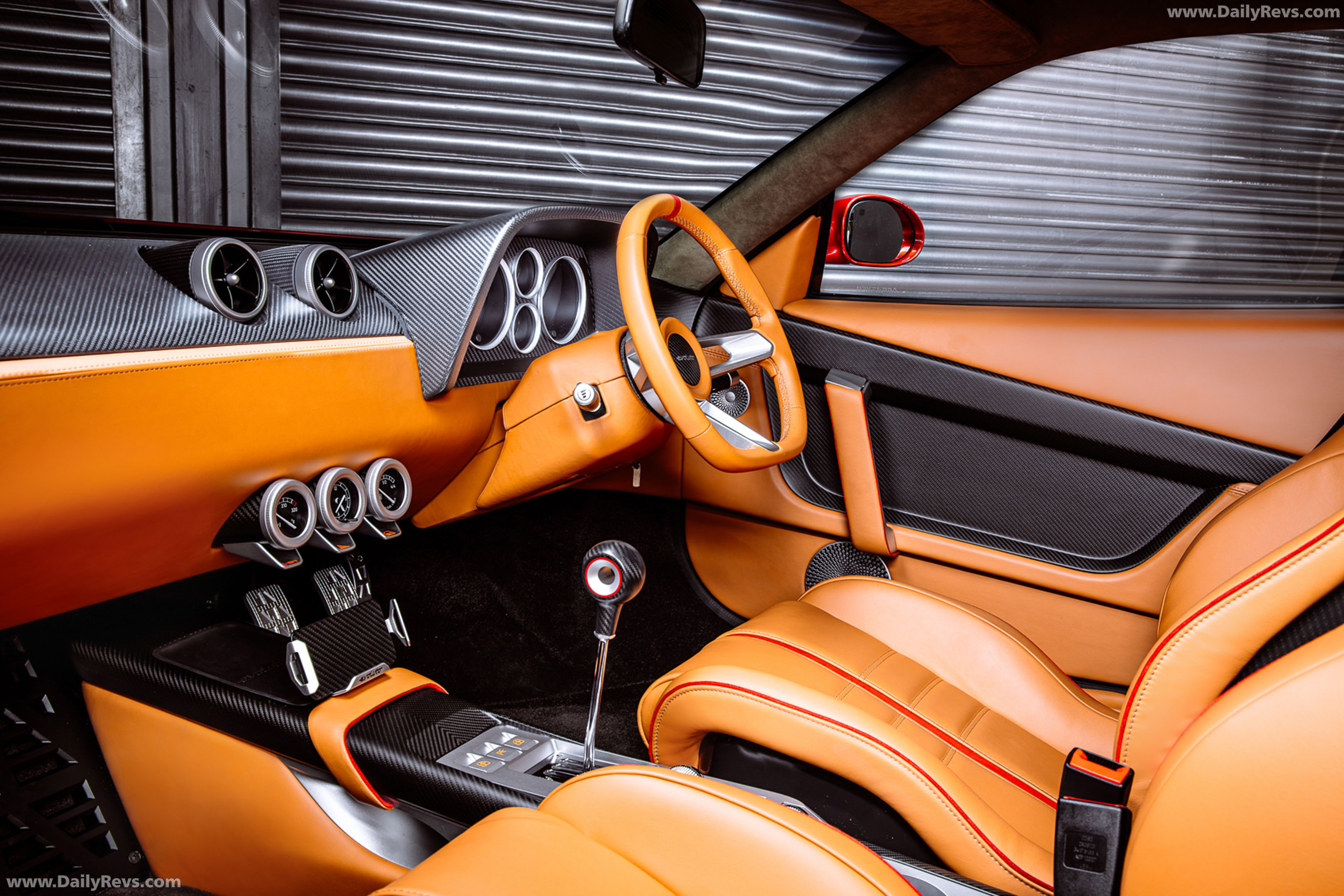 2024 Evoluto 355 Interior