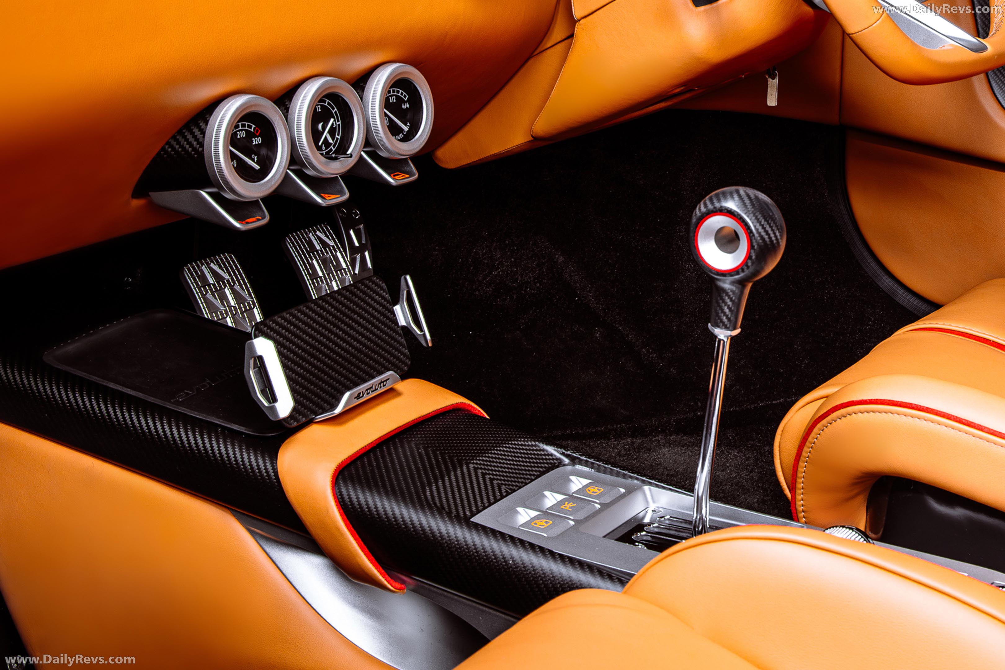 2024 Evoluto 355 Interior