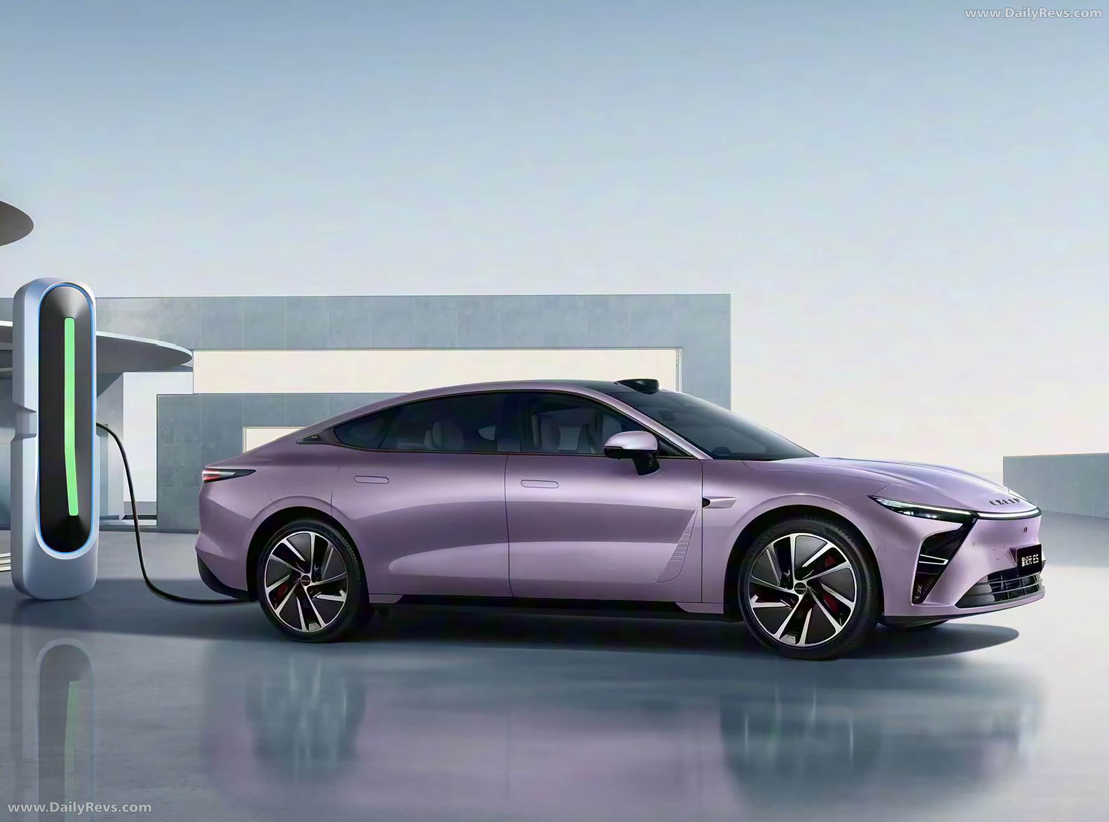 2025 Exeed Sterra ES Side View
