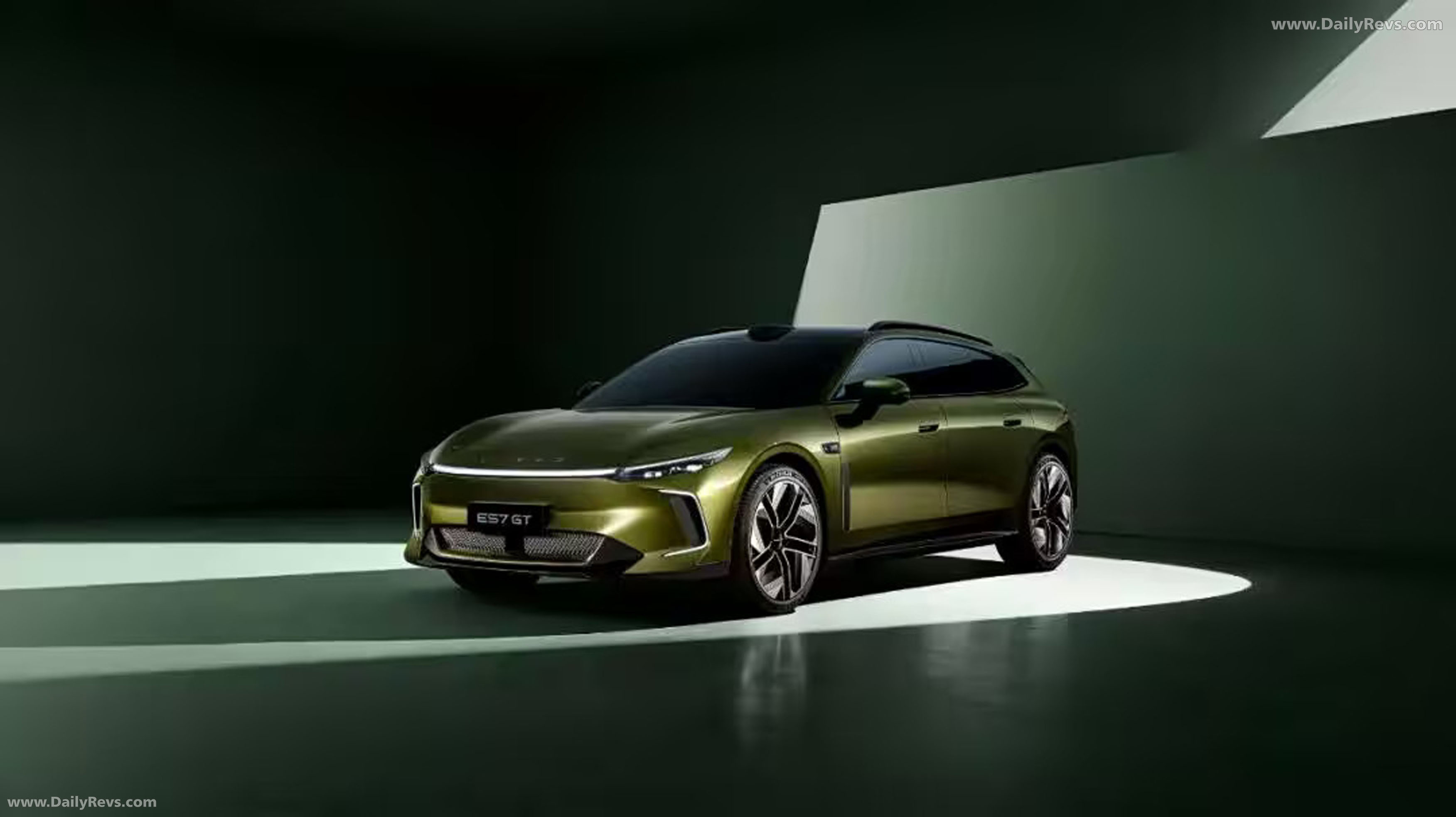 2026 Exeed ES7 GT Front View
