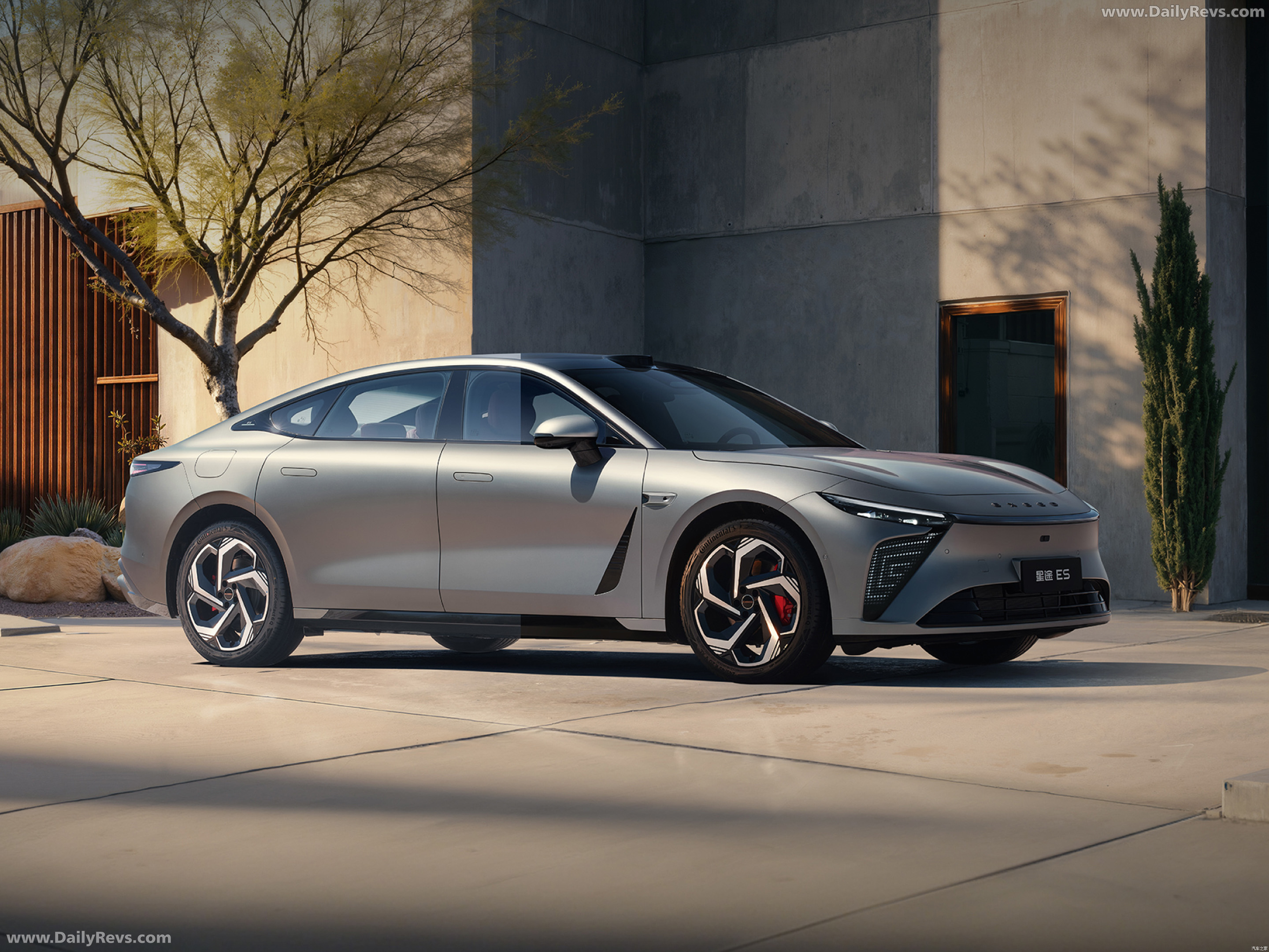 2026 Exeed Sterra ES Side View