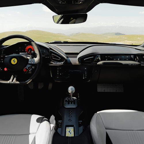 2027 Ferrari 12Cilindri Manuale Interior