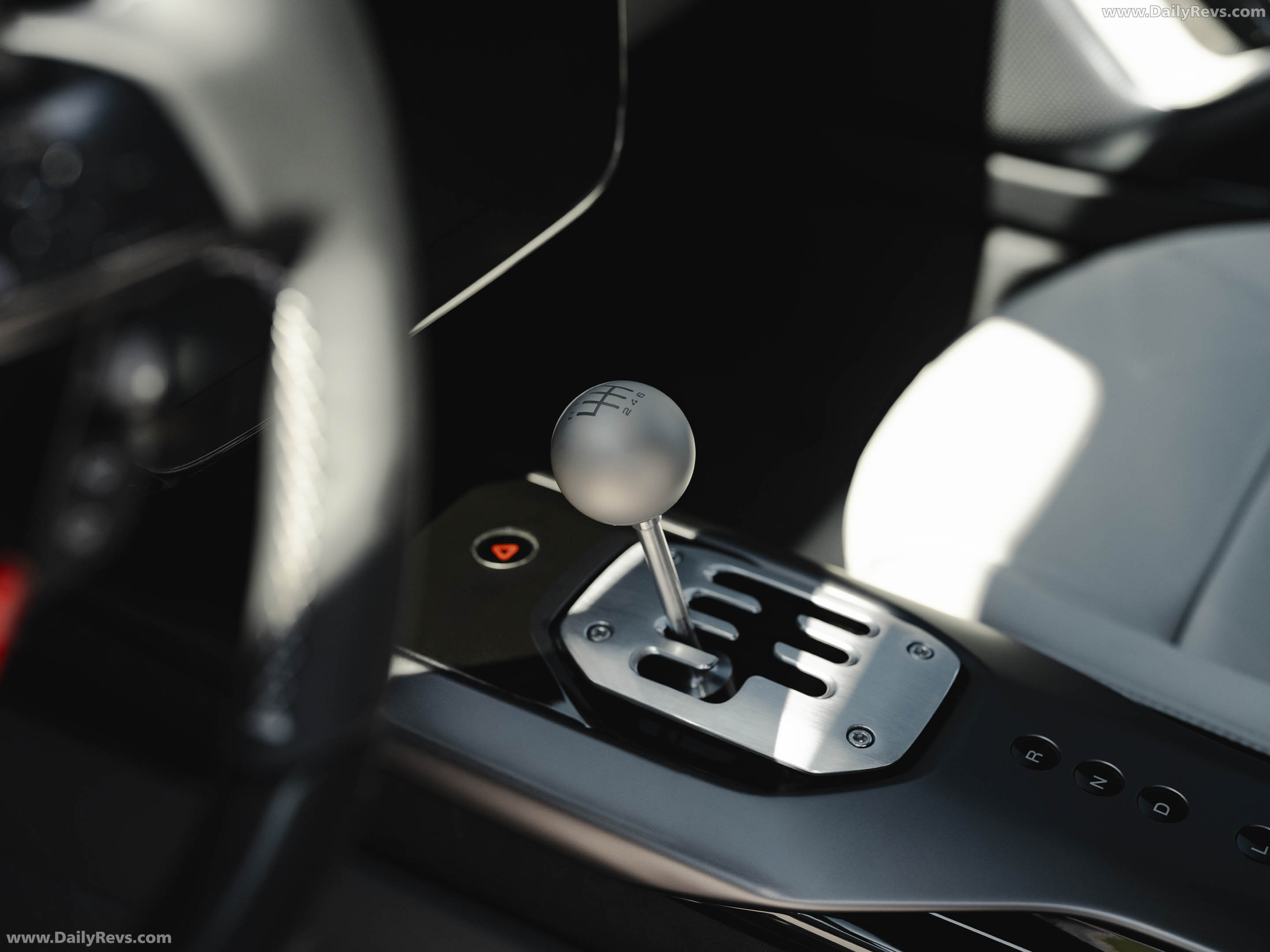 2027 Ferrari 12Cilindri Manuale Interior