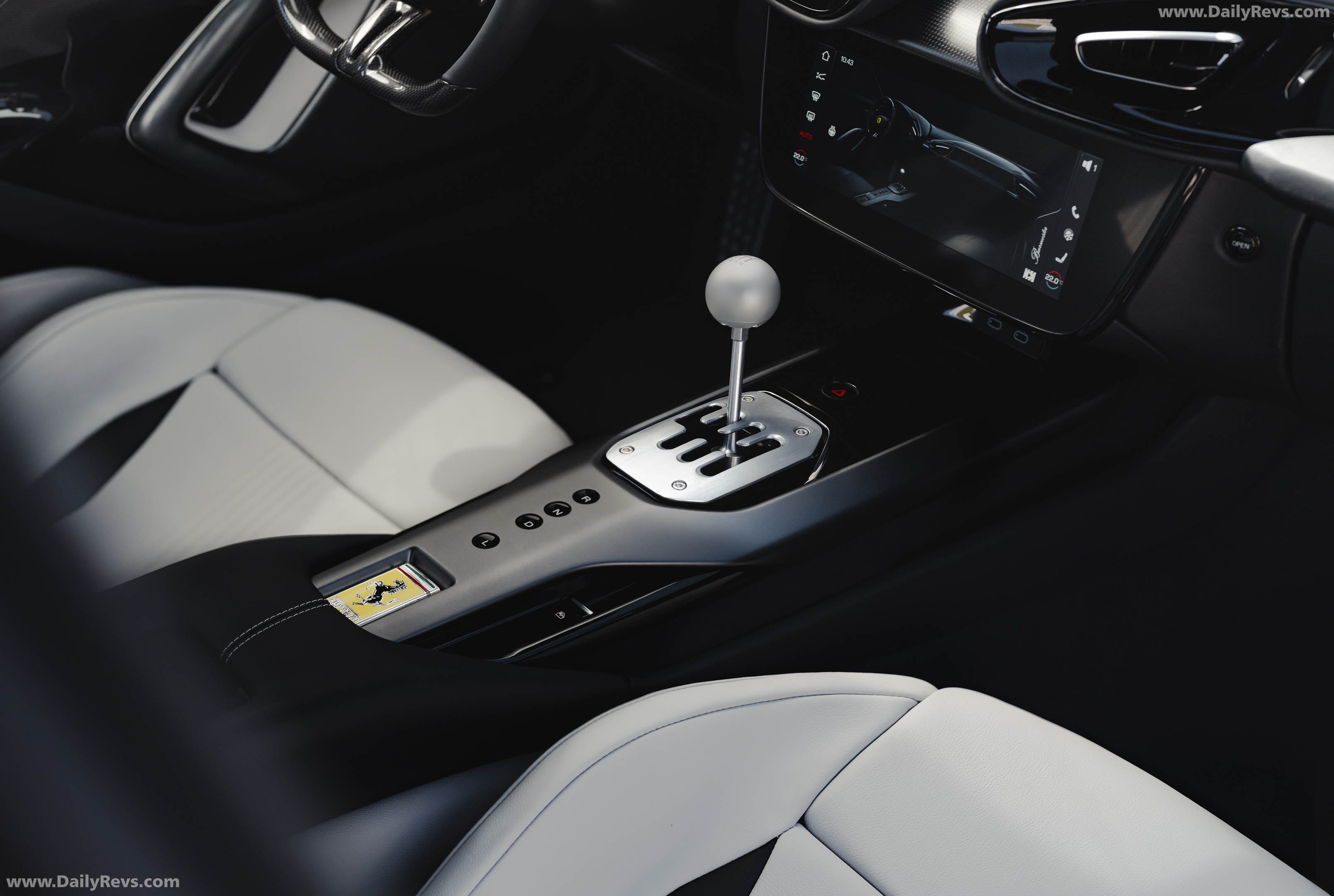 2027 Ferrari 12Cilindri Manuale Interior