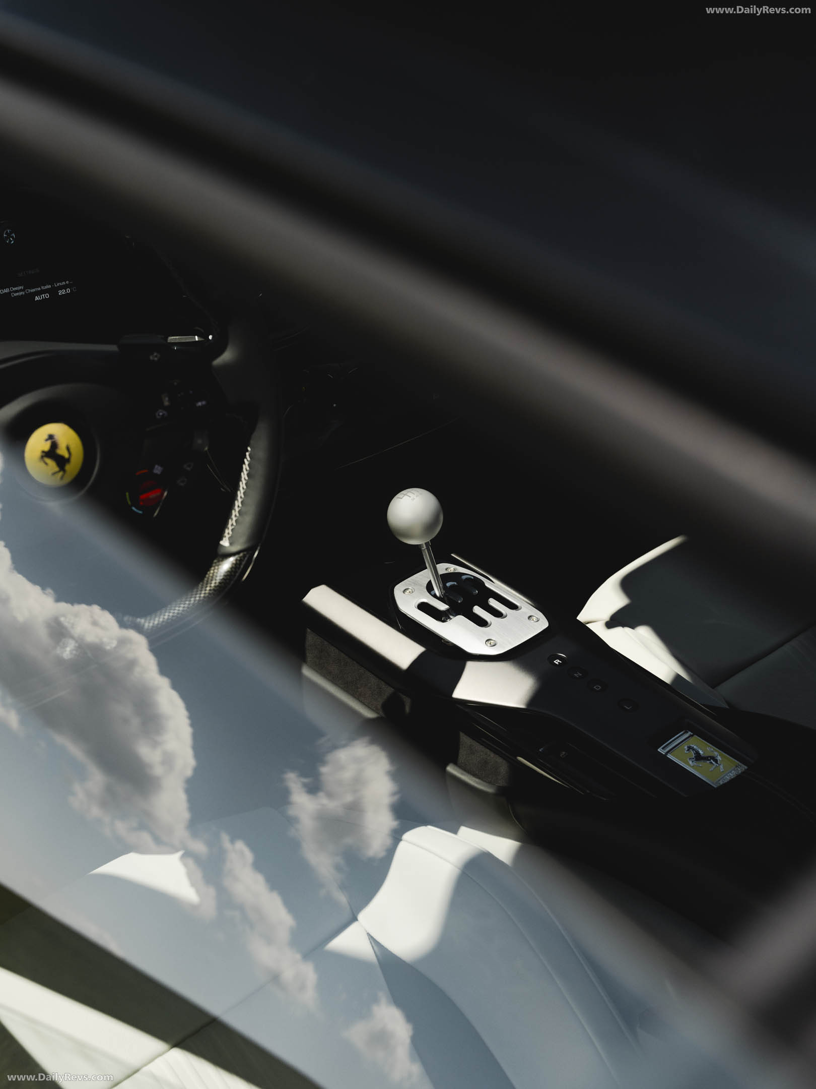 2027 Ferrari 12Cilindri Manuale Interior