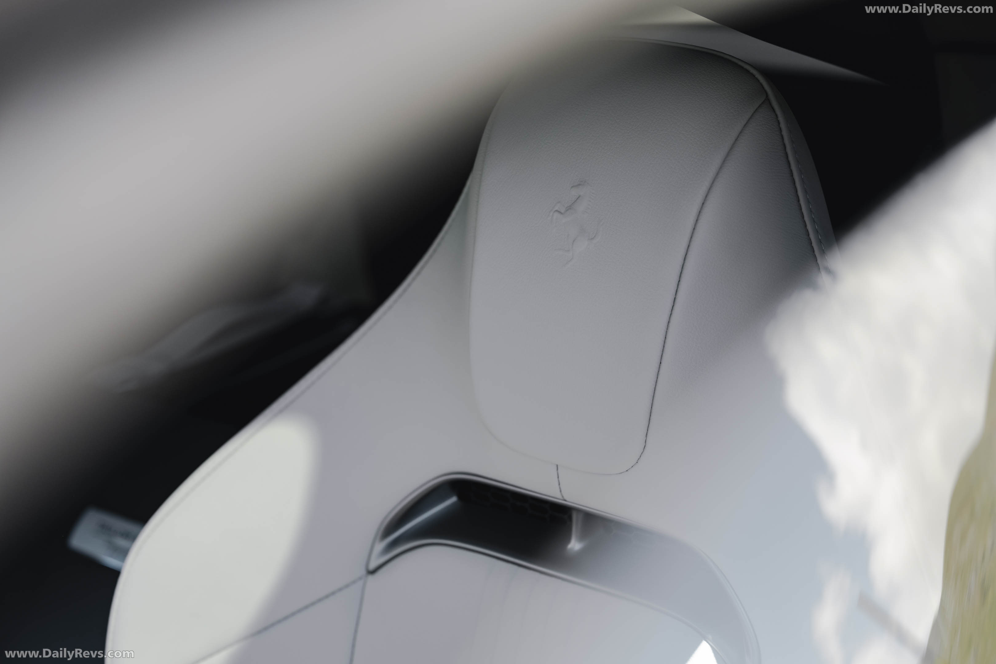 2027 Ferrari 12Cilindri Manuale Interior