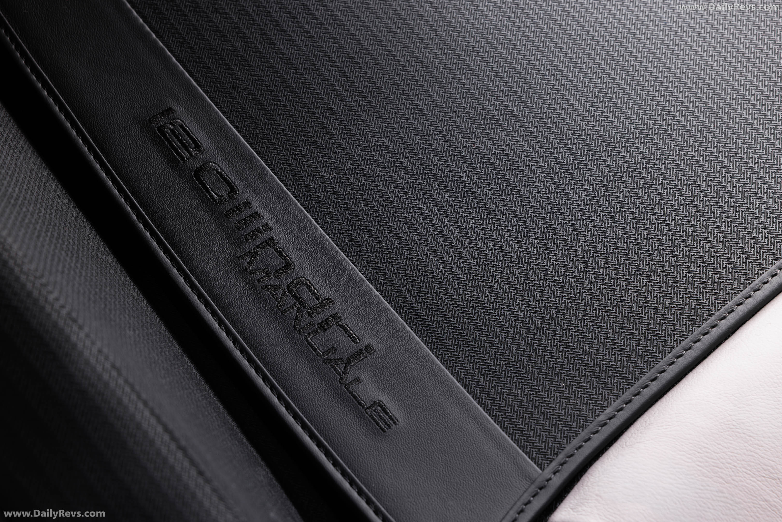 2027 Ferrari 12Cilindri Manuale Interior