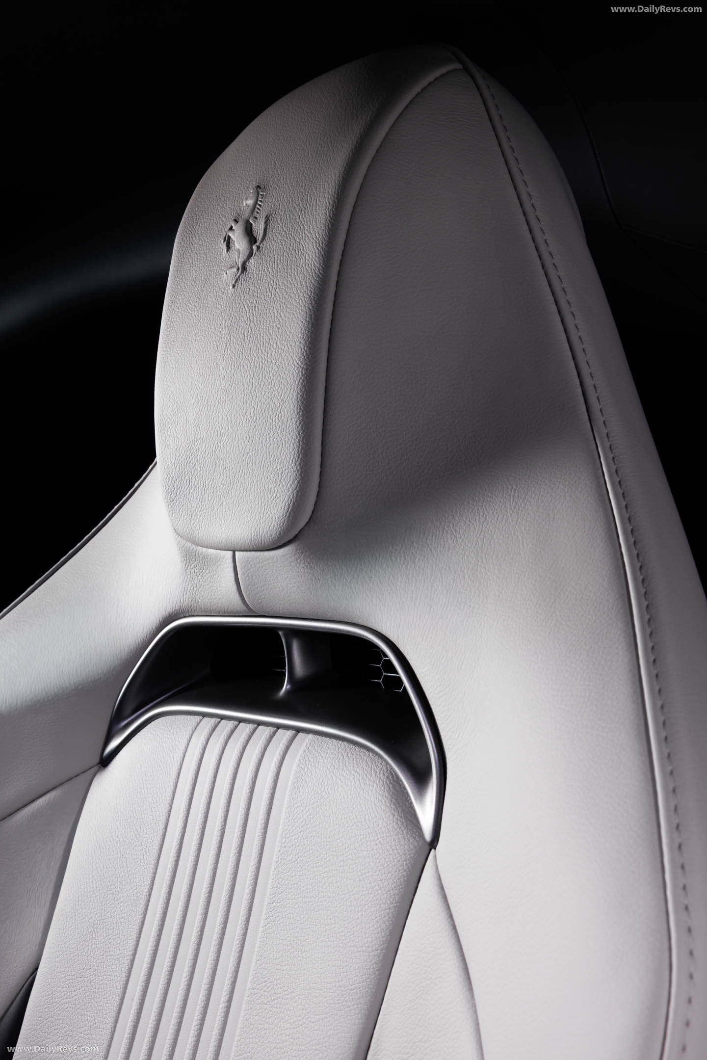 2027 Ferrari 12Cilindri Manuale Interior