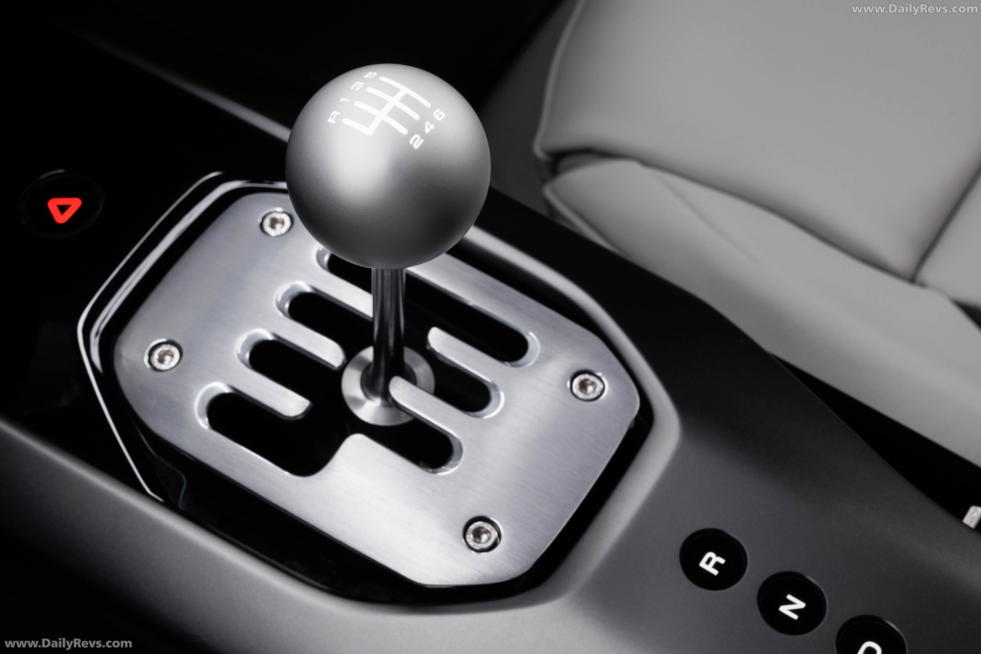 2027 Ferrari 12Cilindri Manuale Interior