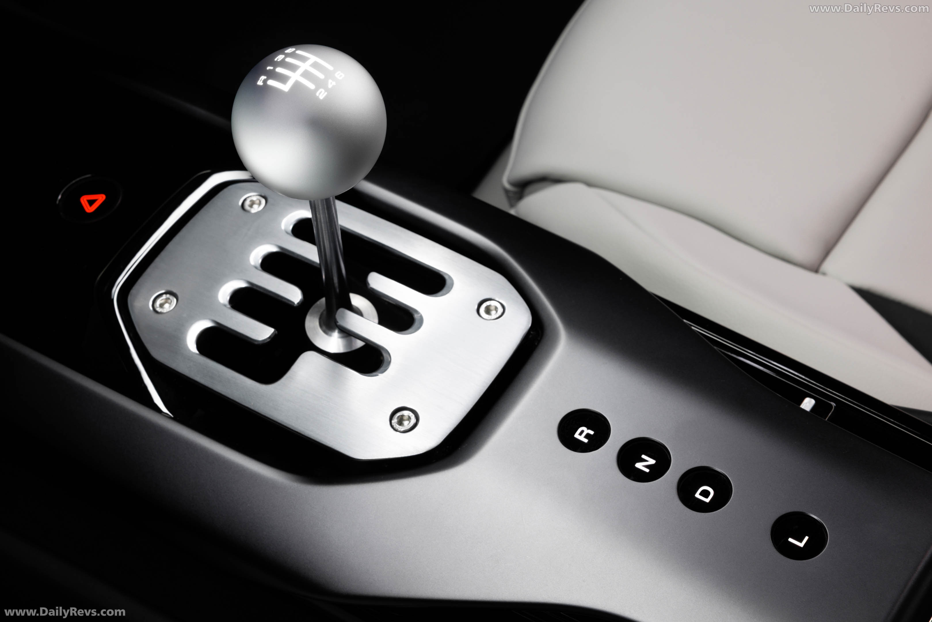 2027 Ferrari 12Cilindri Manuale Interior