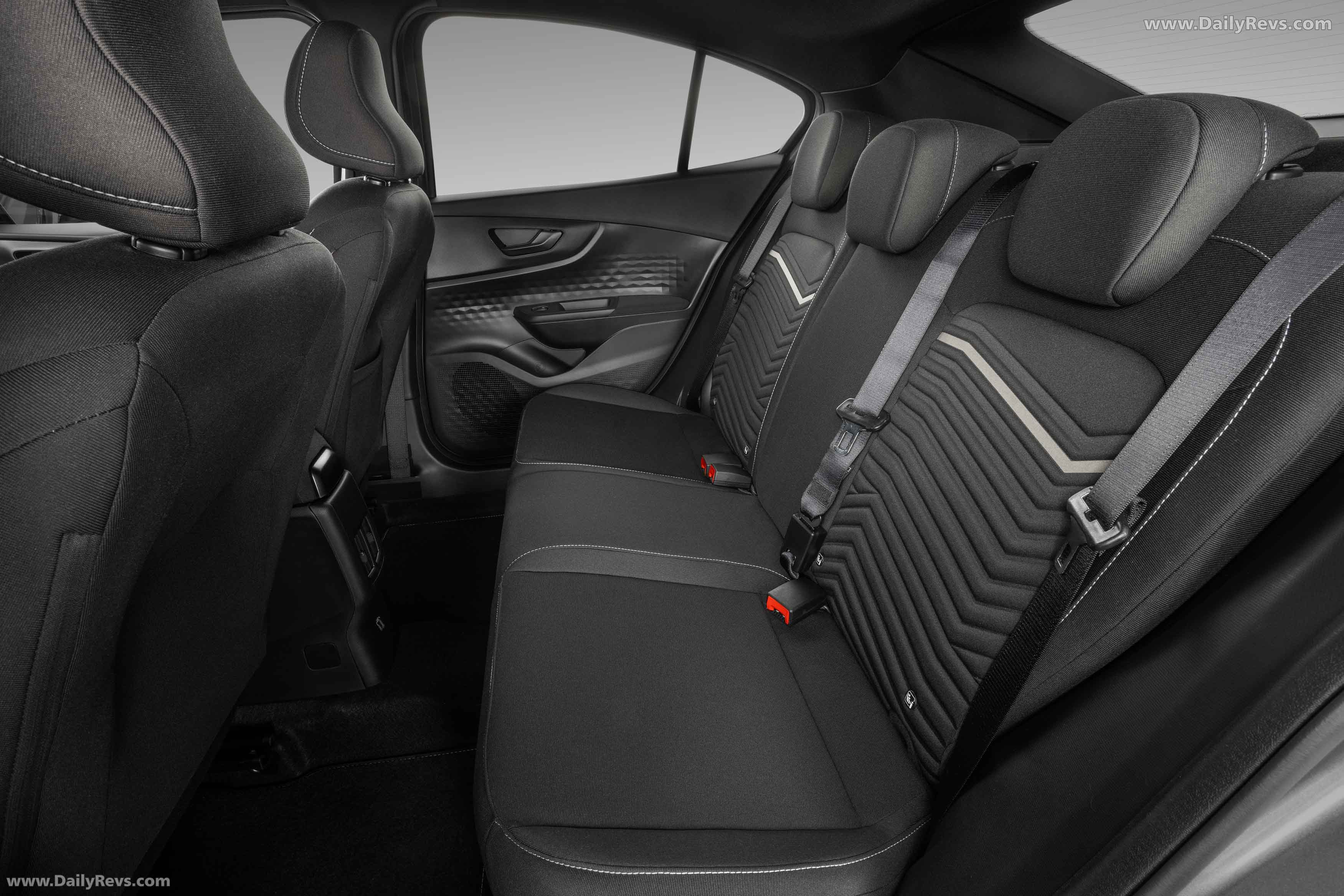 2026 Fiat Fastback T200 Interior