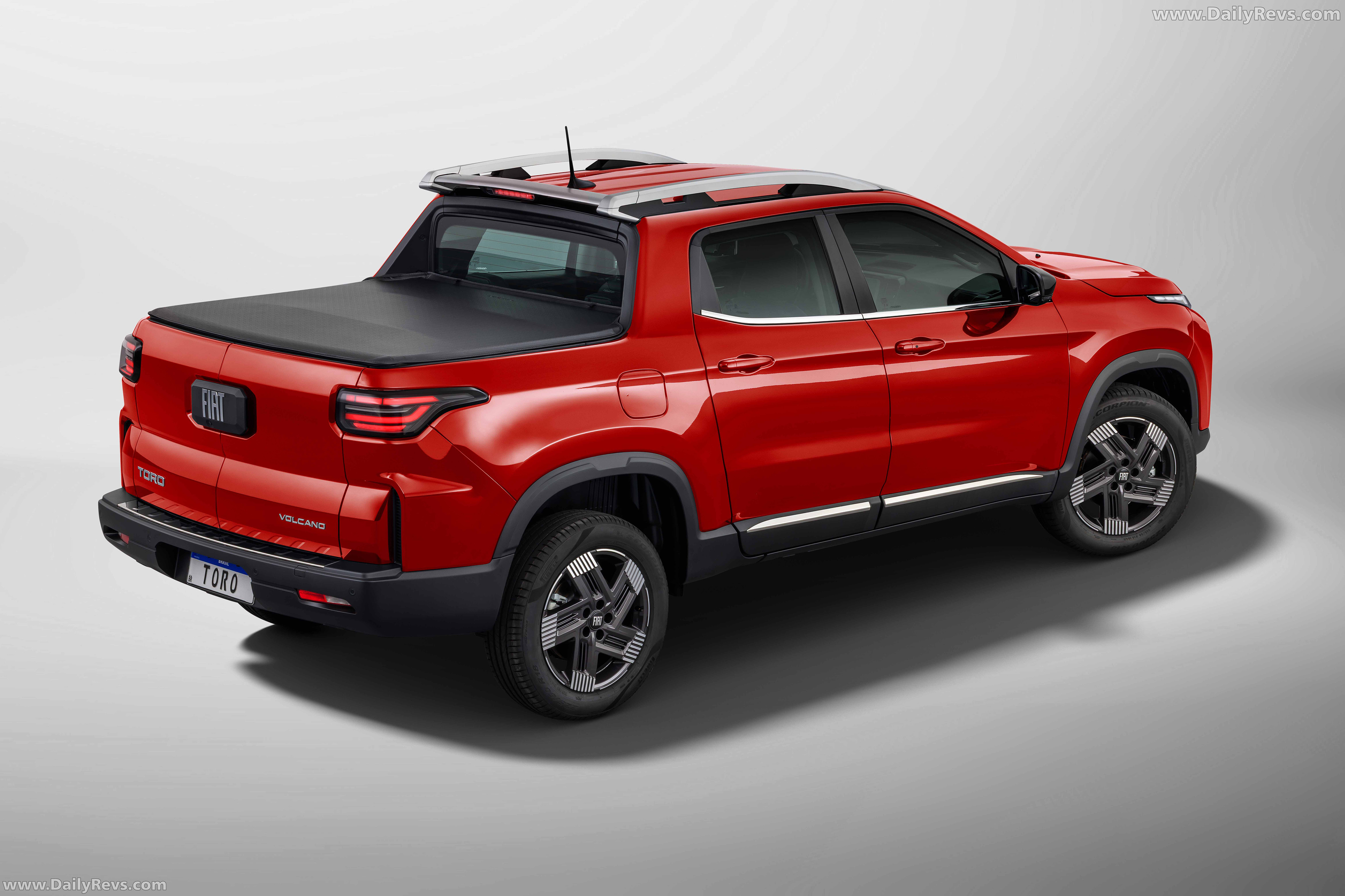2026 Fiat Toro Volcano Flex Rear View