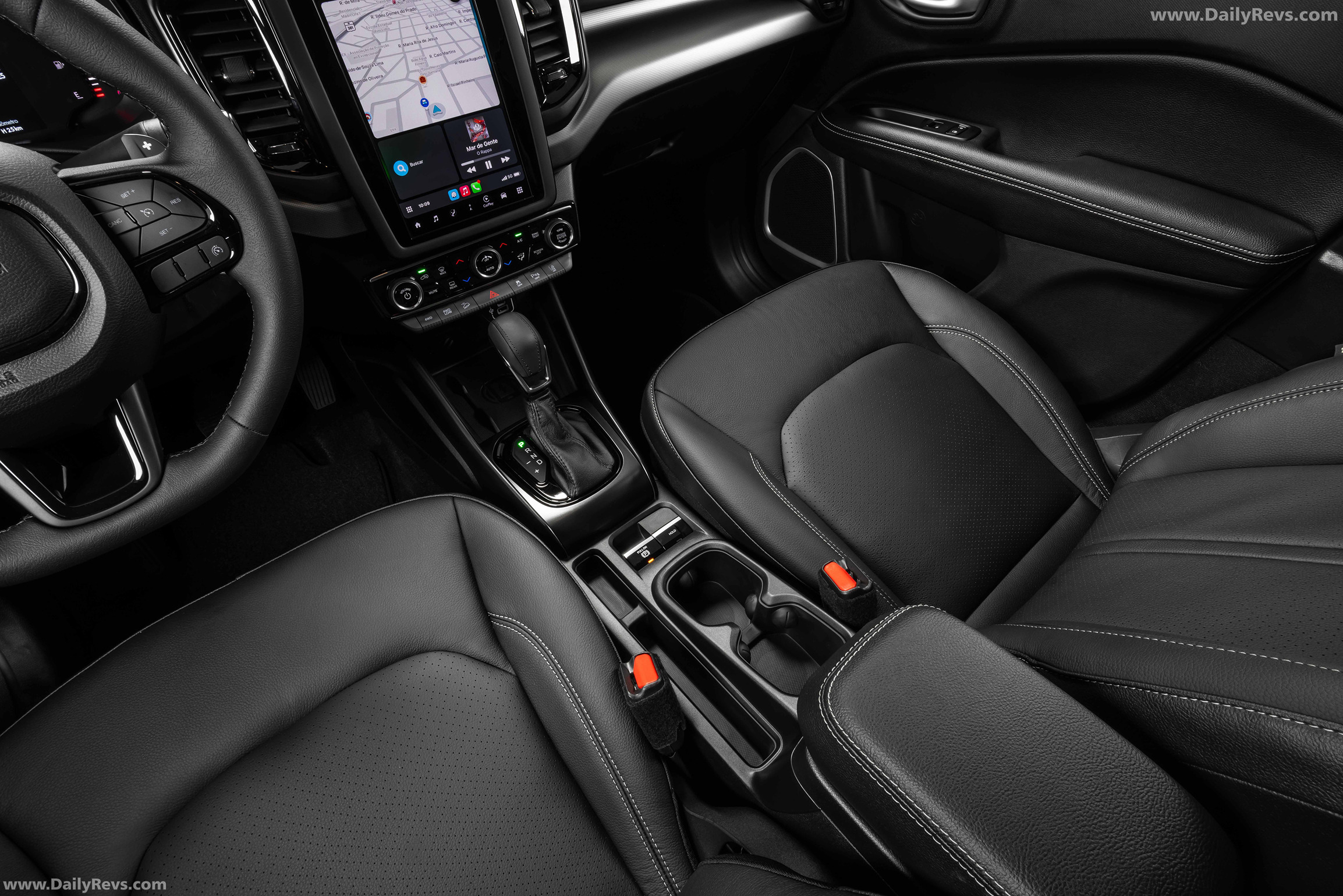 2026 Fiat Toro Volcano Diesel Interior