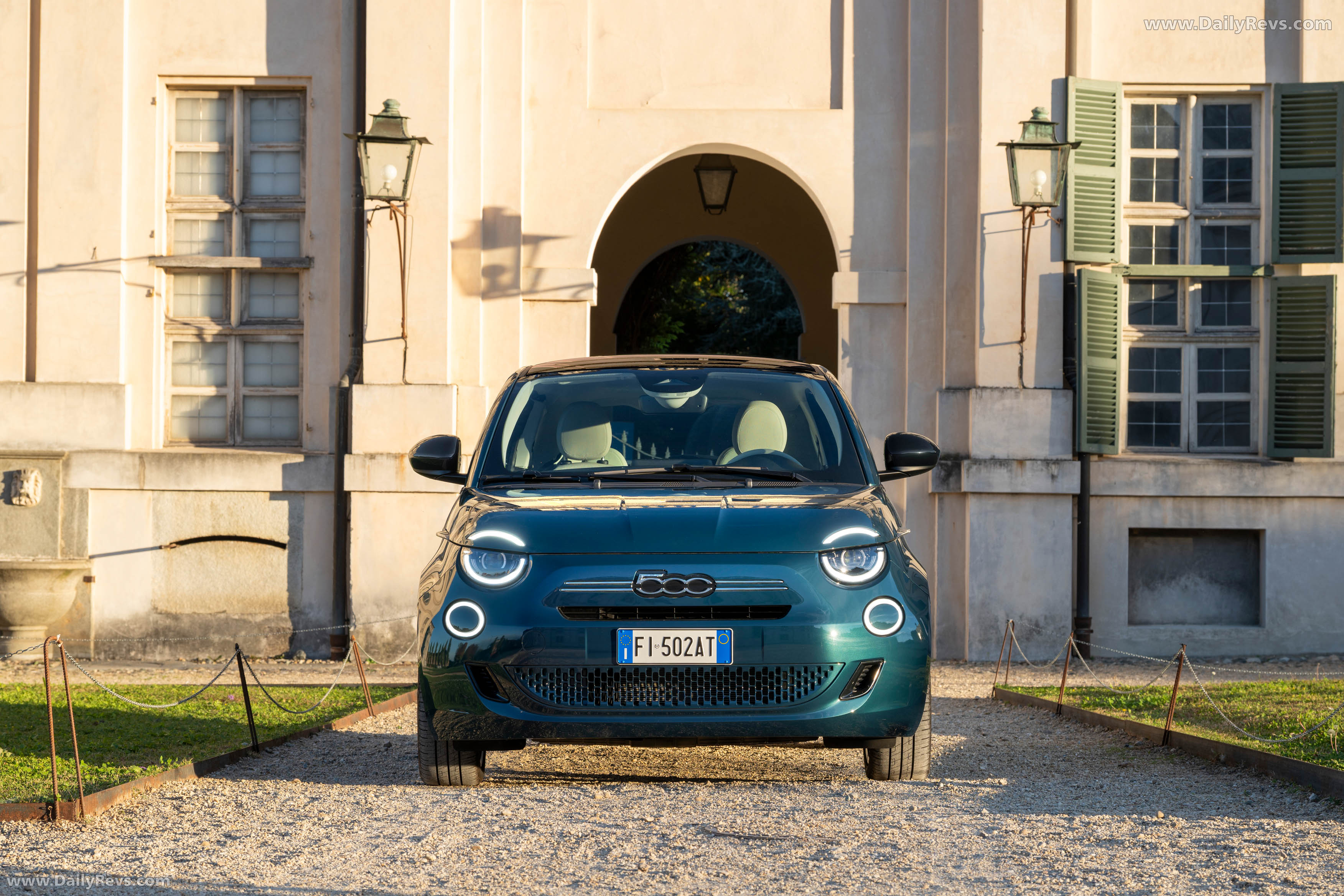2026 Fiat 500 Hybrid ICON Front View