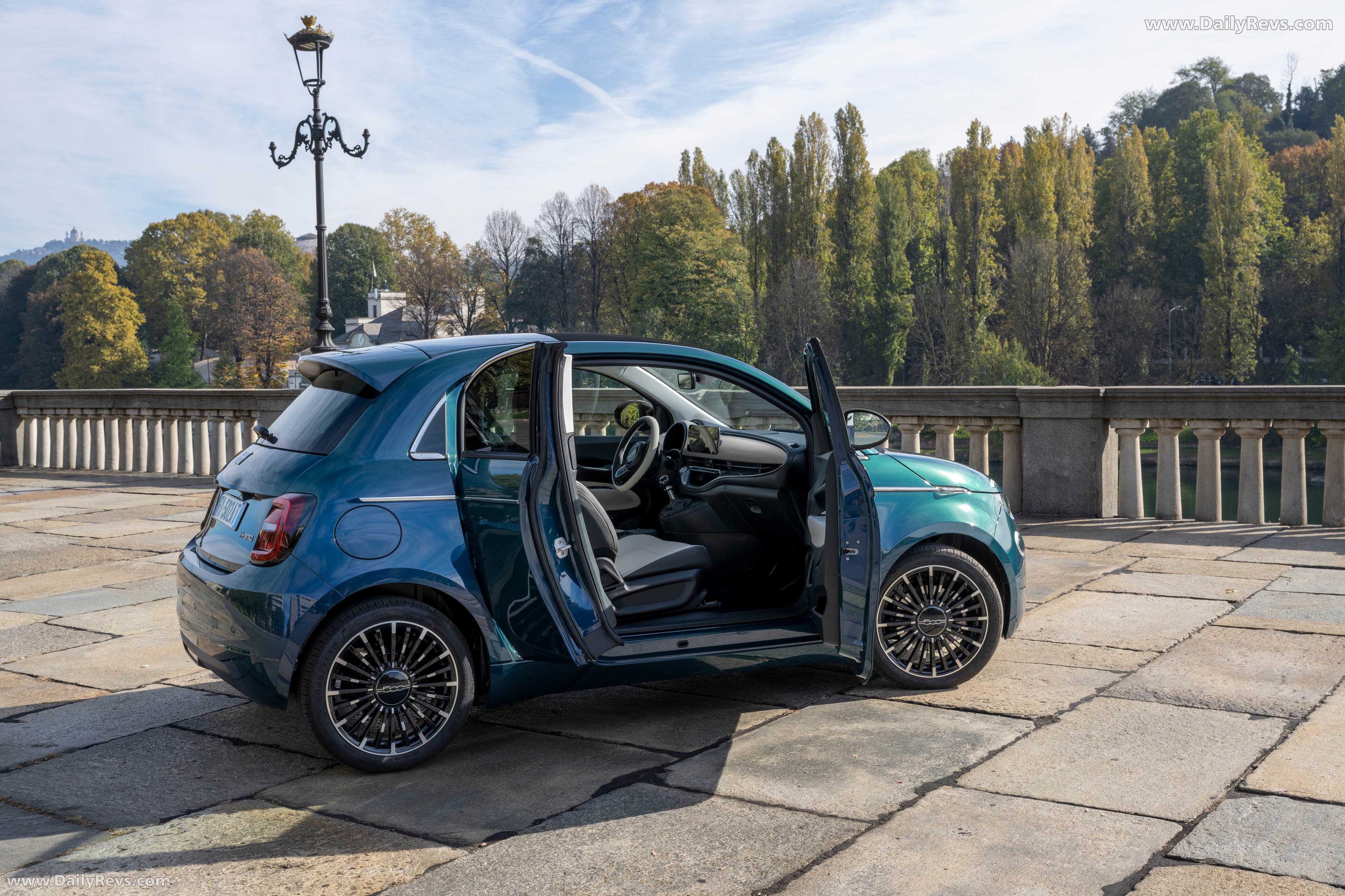 2026 Fiat 500 Hybrid ICON Rear View