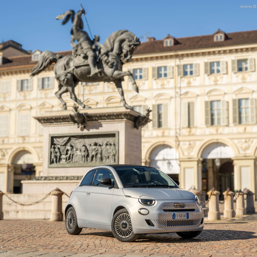 2026 Fiat 500 Hybrid La Prima Front View