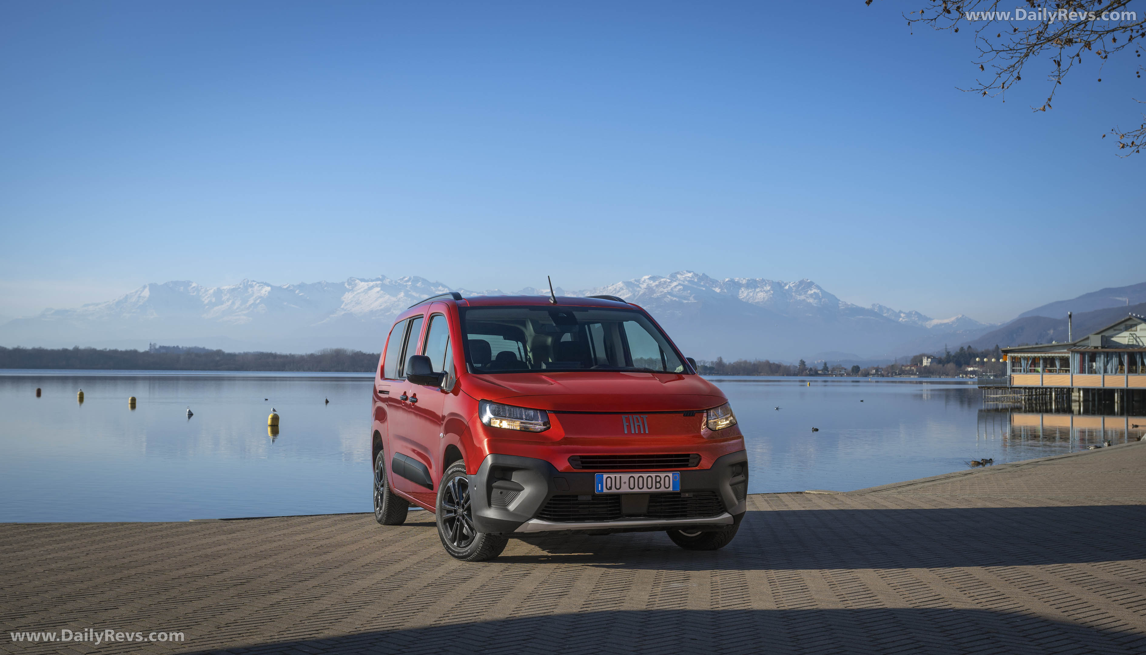 2027 Fiat QUBO L Front View