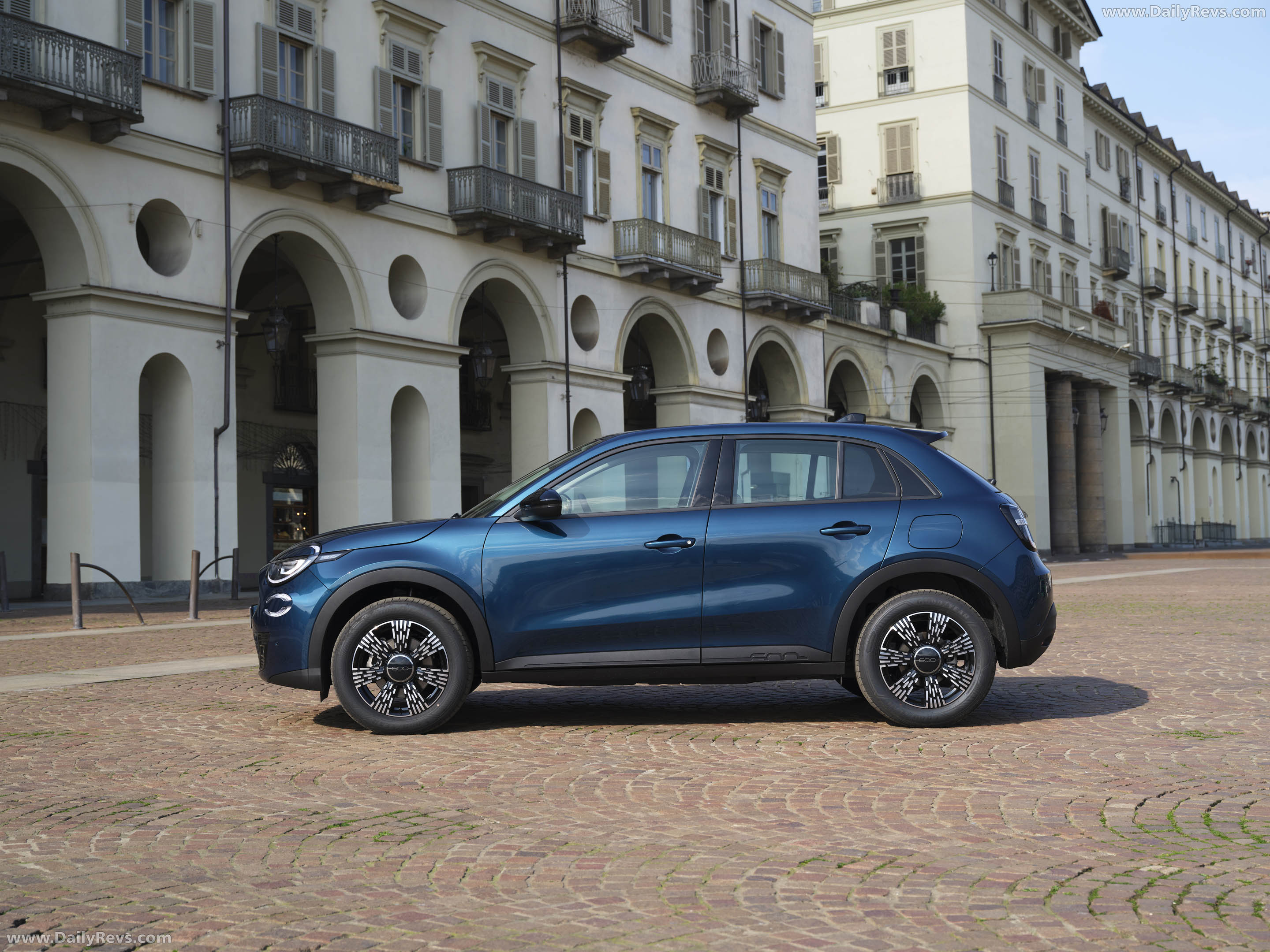 2026 Fiat 600 Petrol Side View