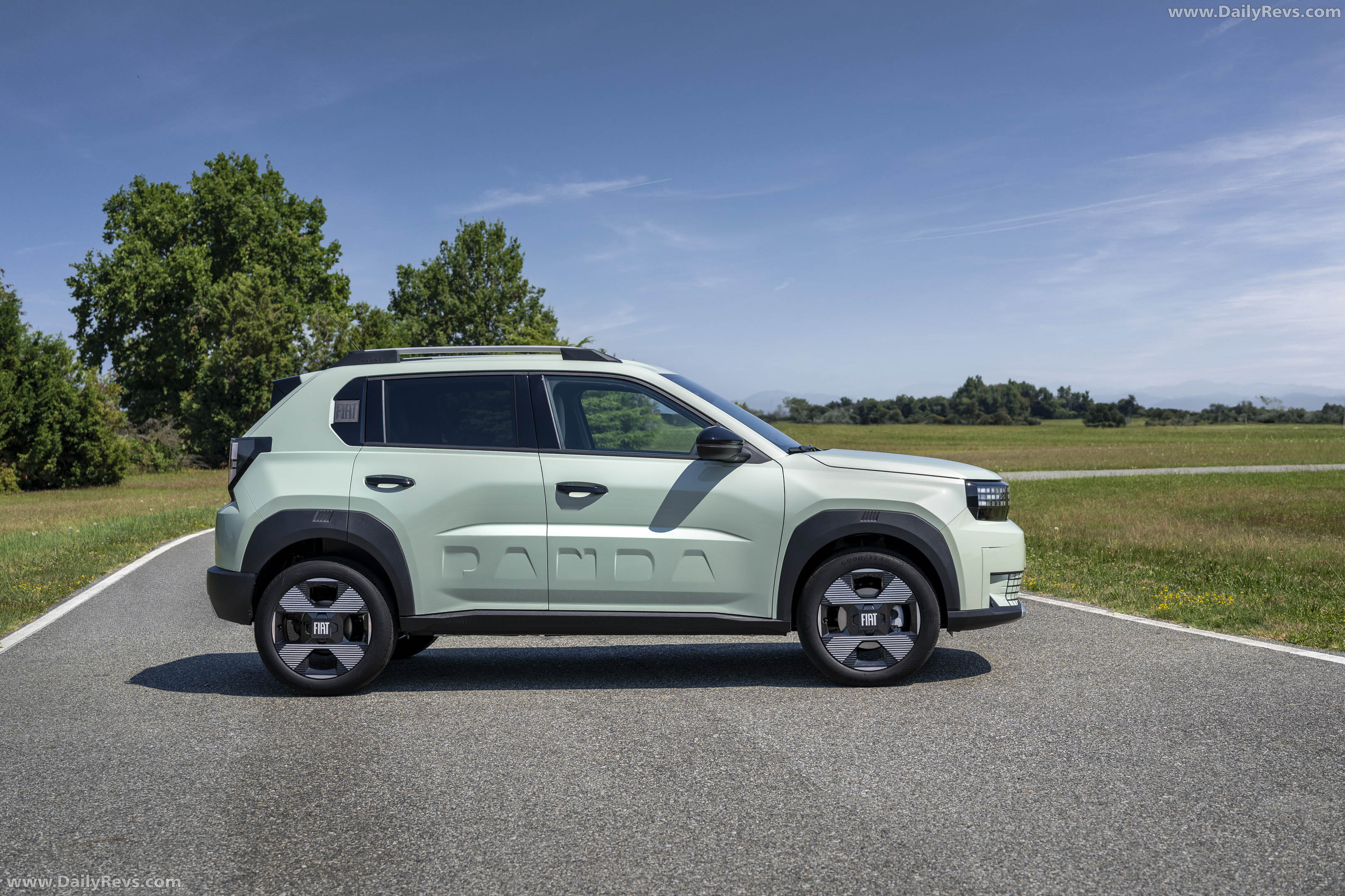 2026 Fiat Grande Panda Petrol Side View