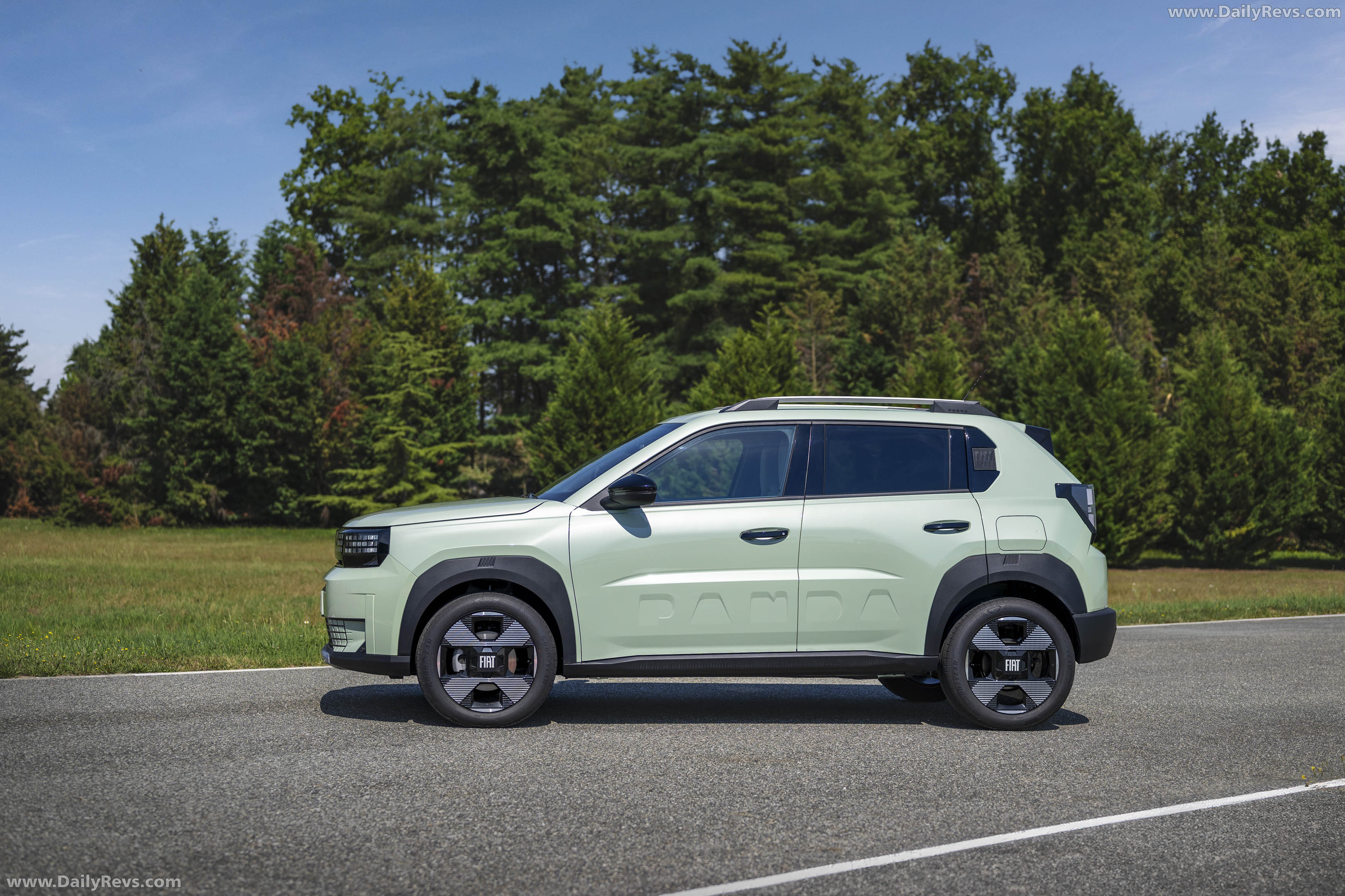 2026 Fiat Grande Panda Petrol Side View