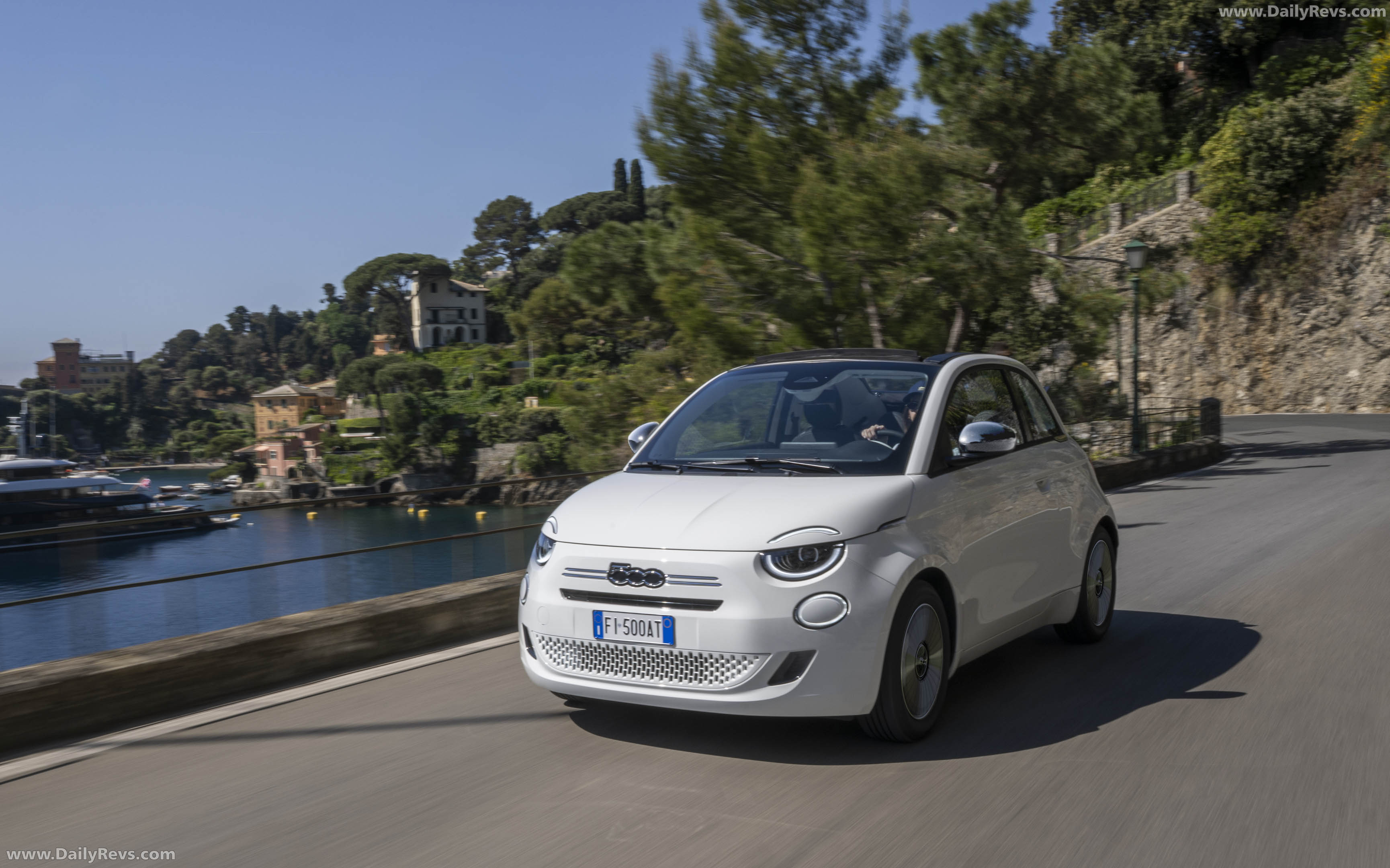 2026 Fiat 500 Dolcevita Front View