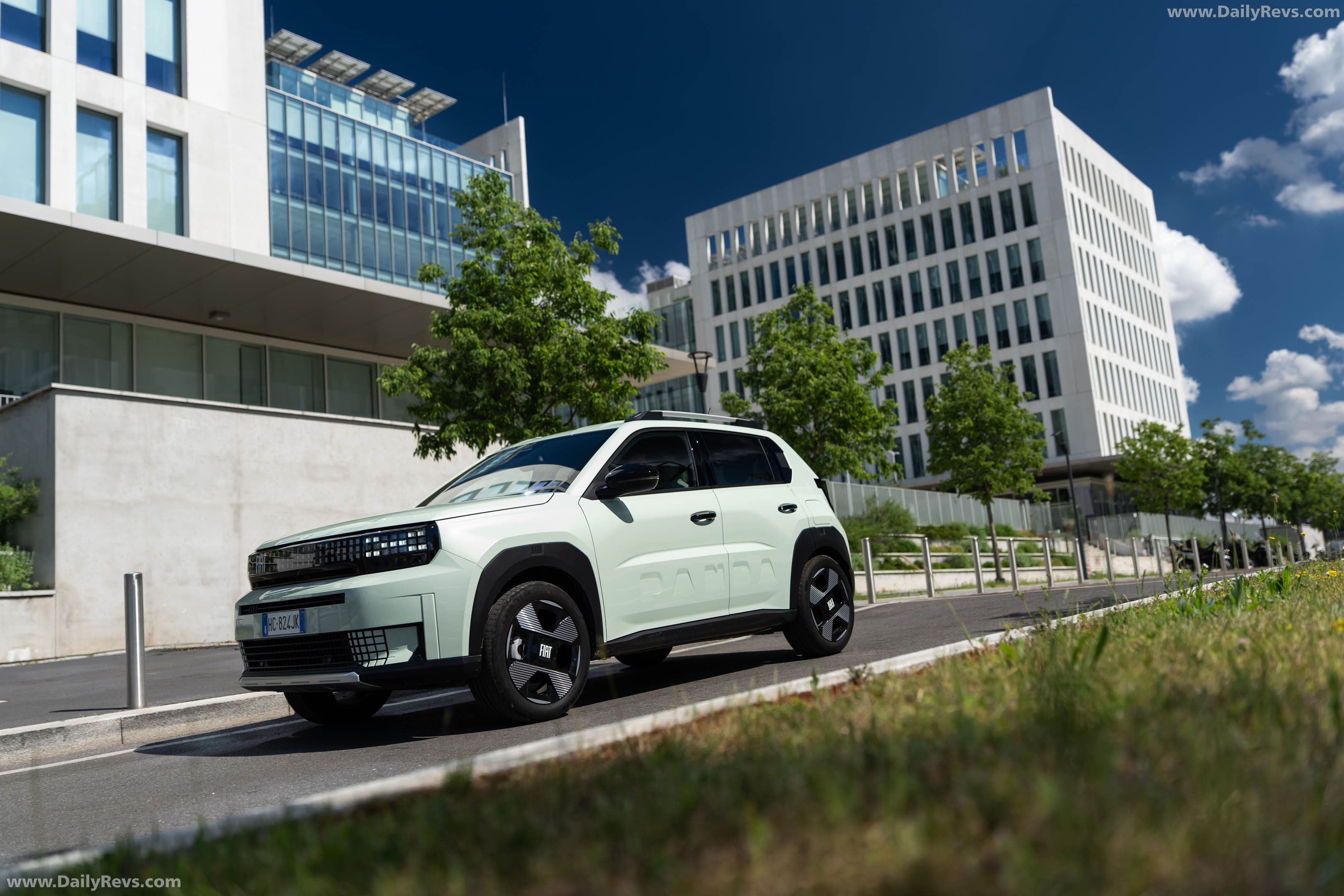 2026 Fiat Grande Panda Turbo 100 Side View