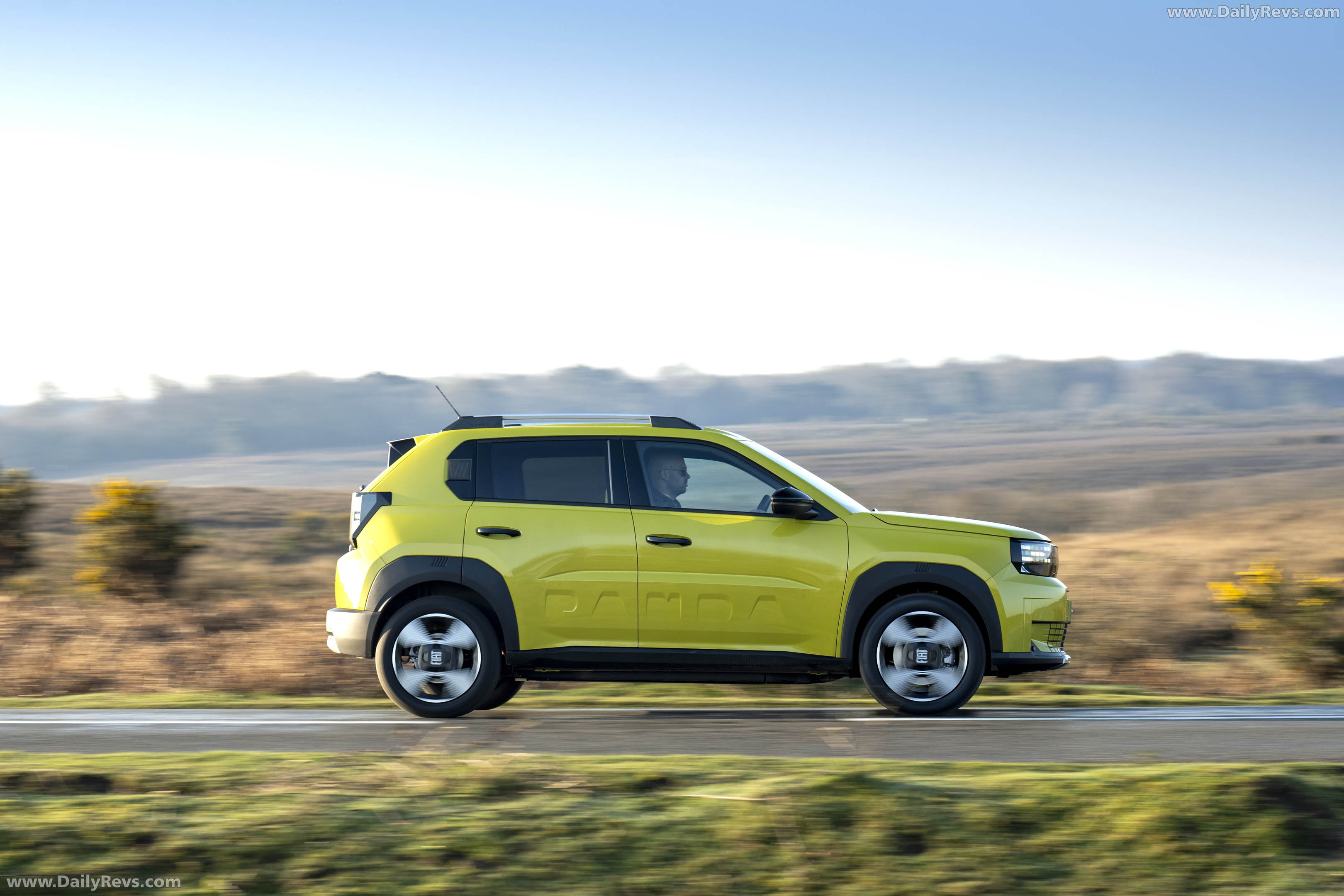 2025 Fiat Grande Panda La Prima UK Version Side View