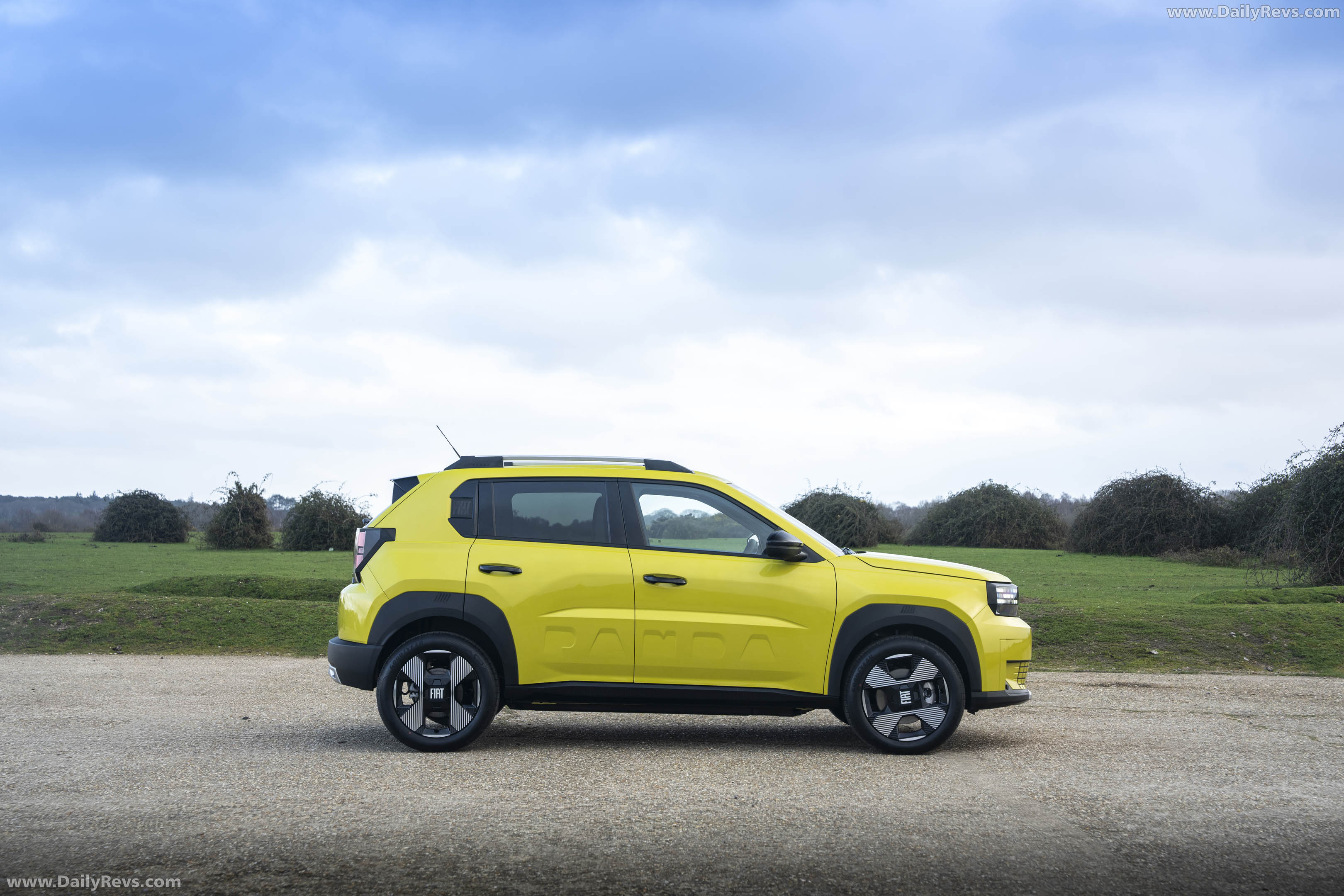 2025 Fiat Grande Panda La Prima UK Version Side View