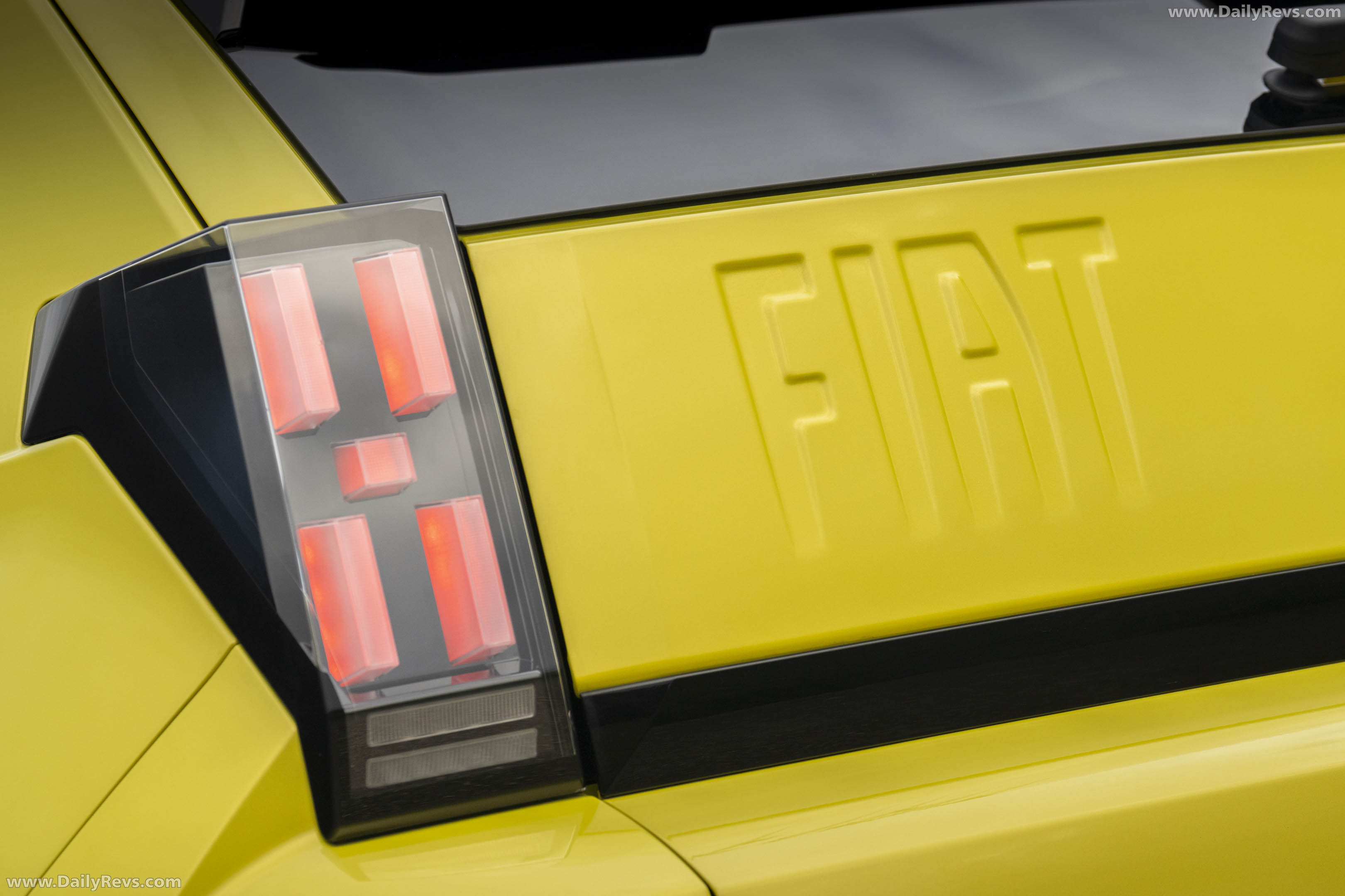 2025 Fiat Grande Panda La Prima UK Version Exterior