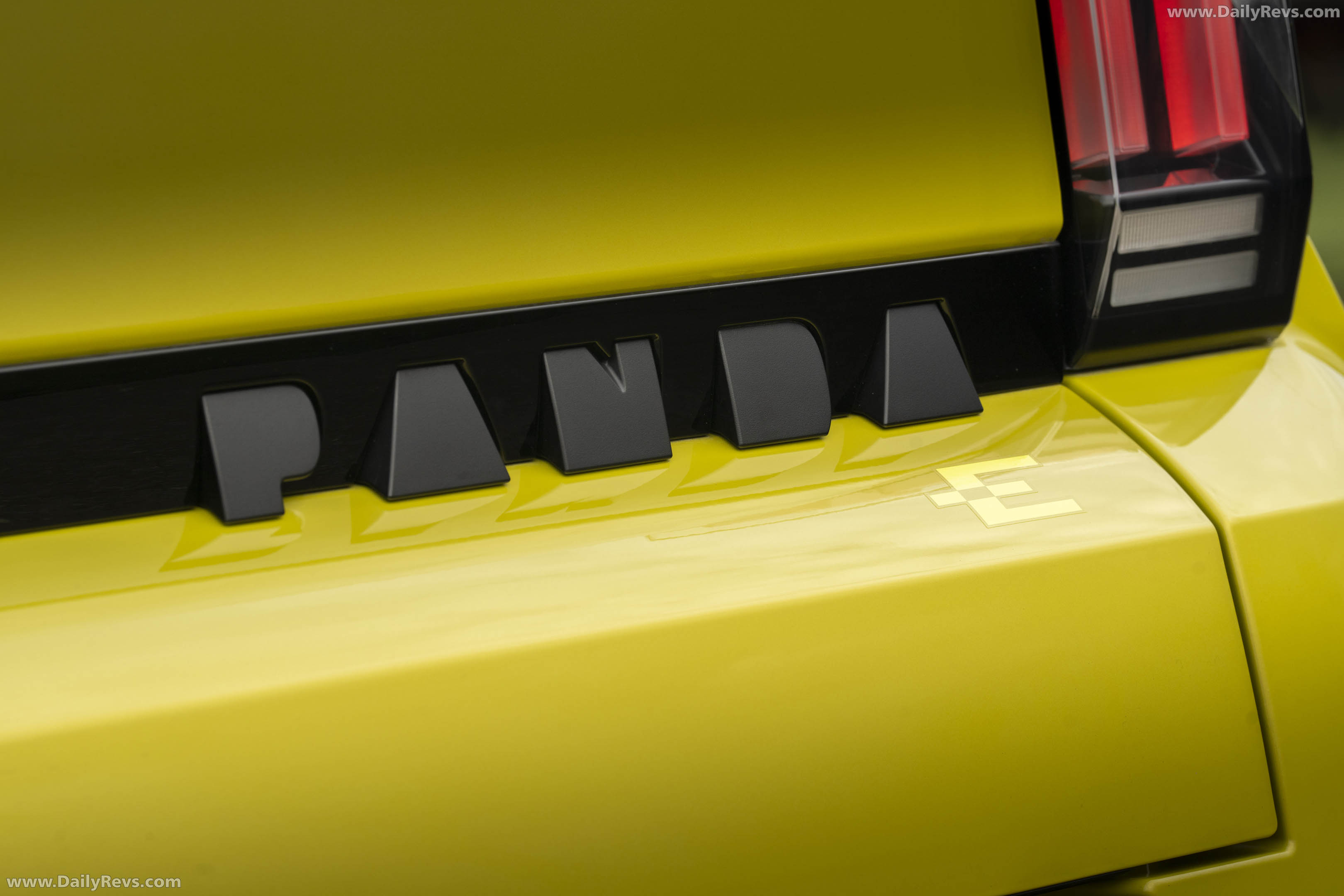 2025 Fiat Grande Panda La Prima UK Version Exterior