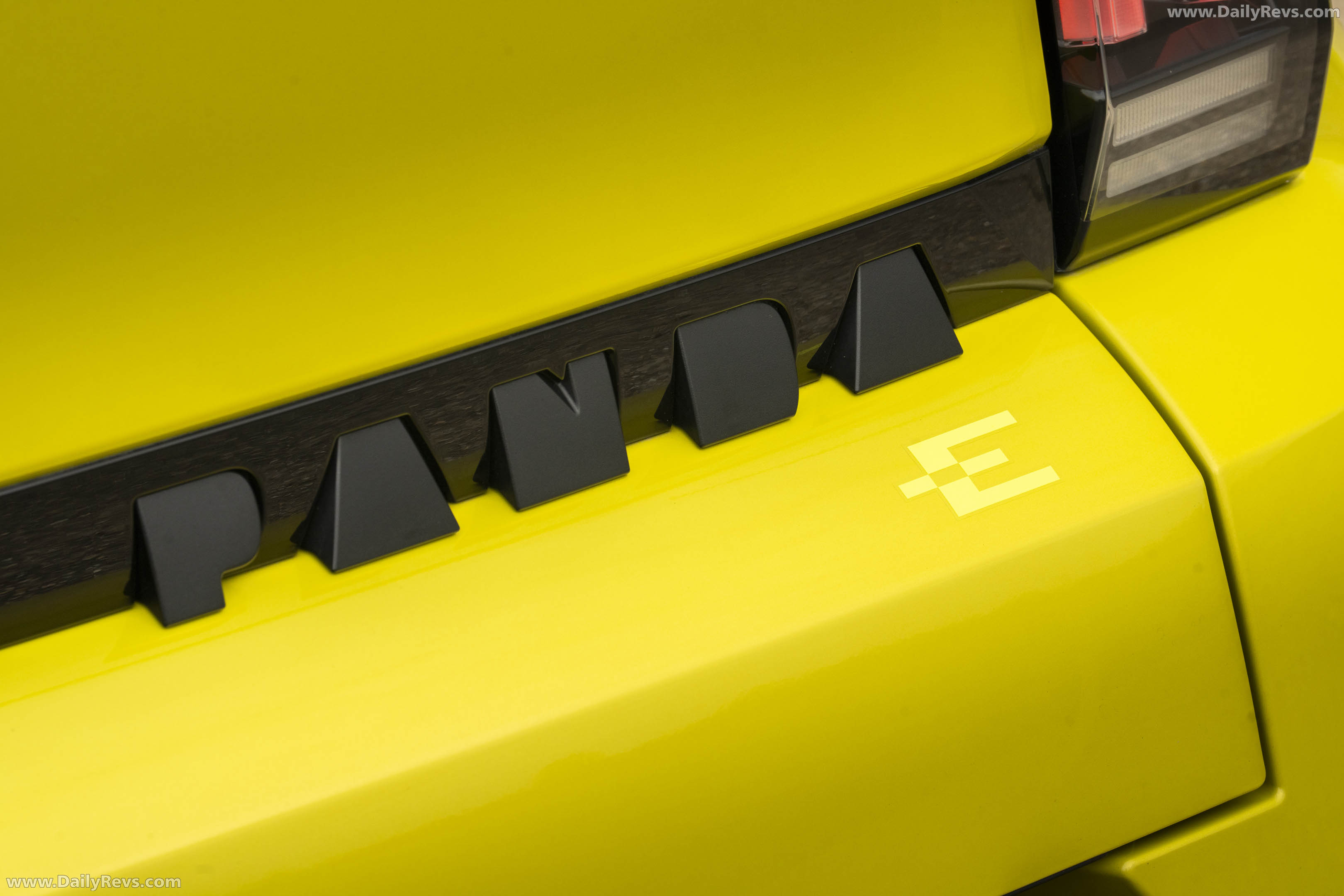 2025 Fiat Grande Panda La Prima UK Version Exterior