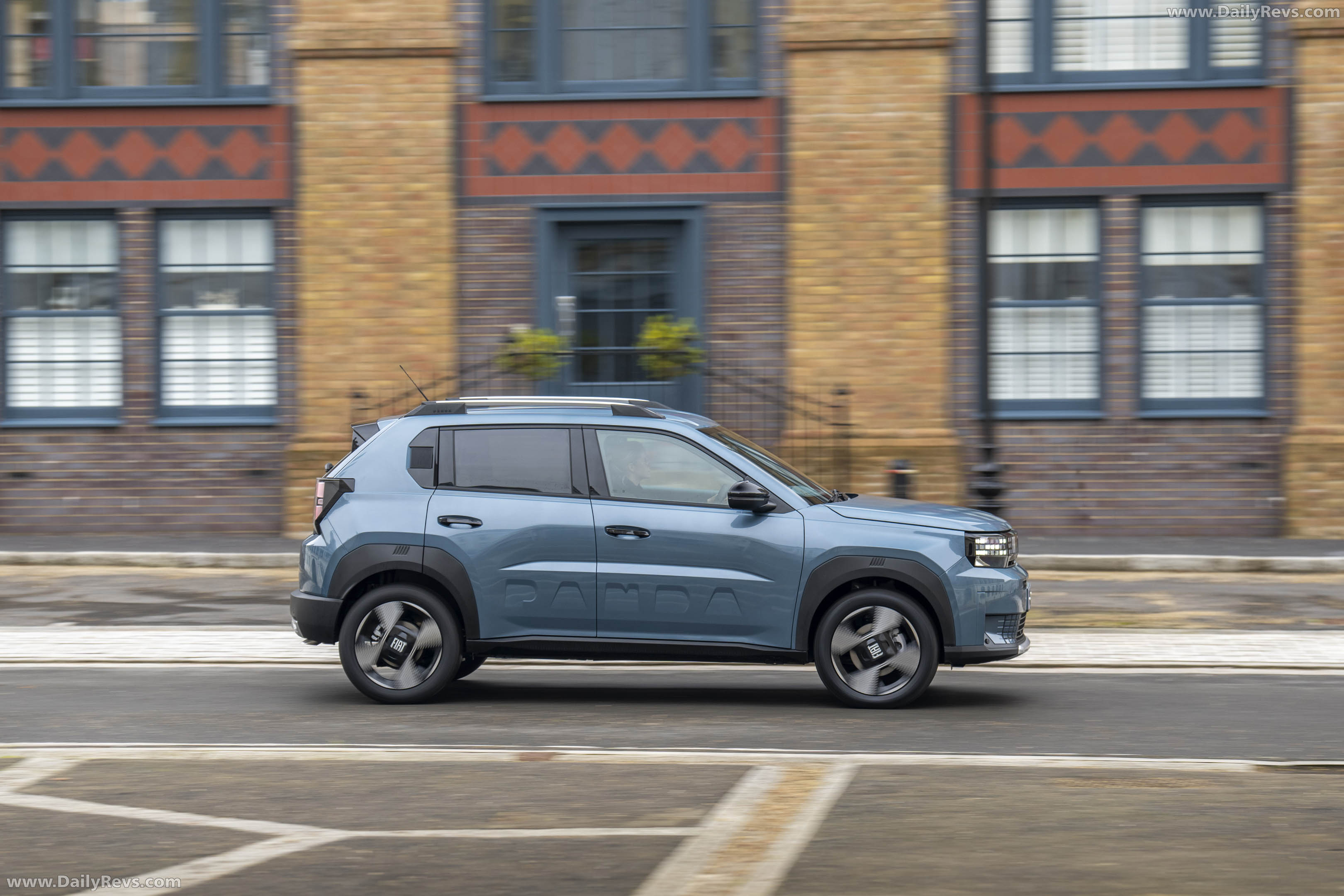 2025 Fiat Panda Hybrid La Prima UK Version Side View