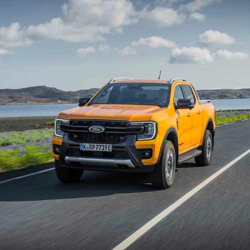 2025 Ford Ranger PHEV Wildtrak Front View
