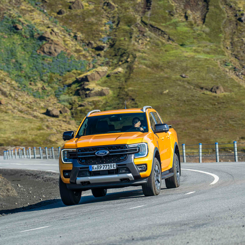 2025 Ford Ranger PHEV Wildtrak Front View