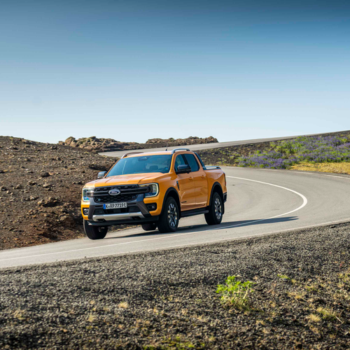 2025 Ford Ranger PHEV Wildtrak Front View