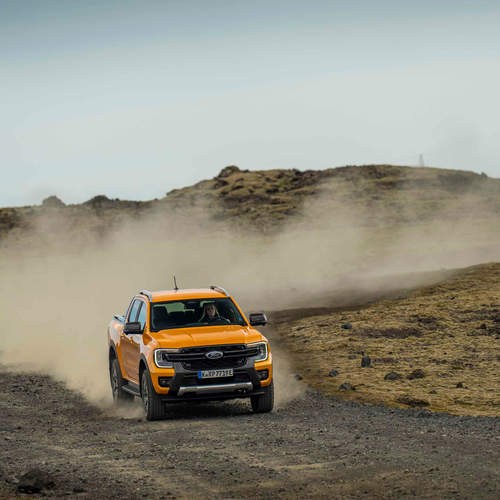 2025 Ford Ranger PHEV Wildtrak Front View