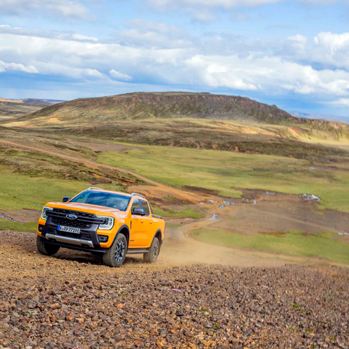 2025 Ford Ranger PHEV Wildtrak Front View