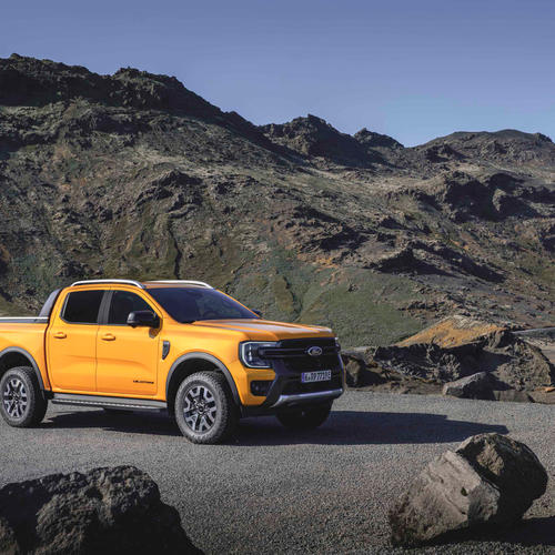 2025 Ford Ranger PHEV Wildtrak Front View
