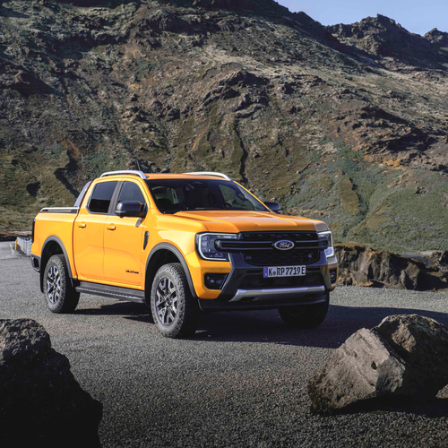 2025 Ford Ranger PHEV Wildtrak Front View