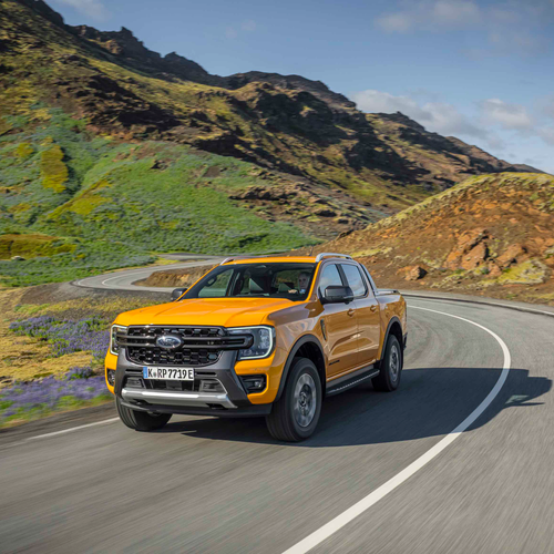 2025 Ford Ranger PHEV Wildtrak Front View