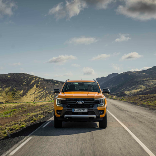 2025 Ford Ranger PHEV Wildtrak Front View