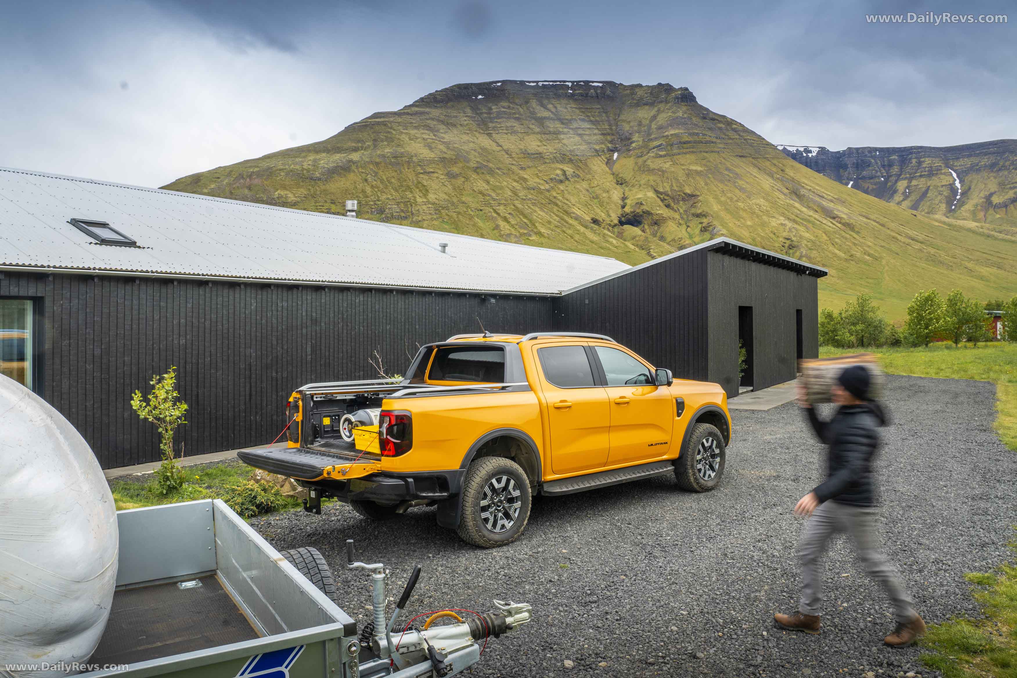 2025 Ford Ranger PHEV Wildtrak Rear View