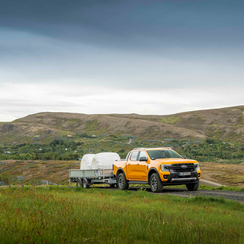 2025 Ford Ranger PHEV Wildtrak Front View