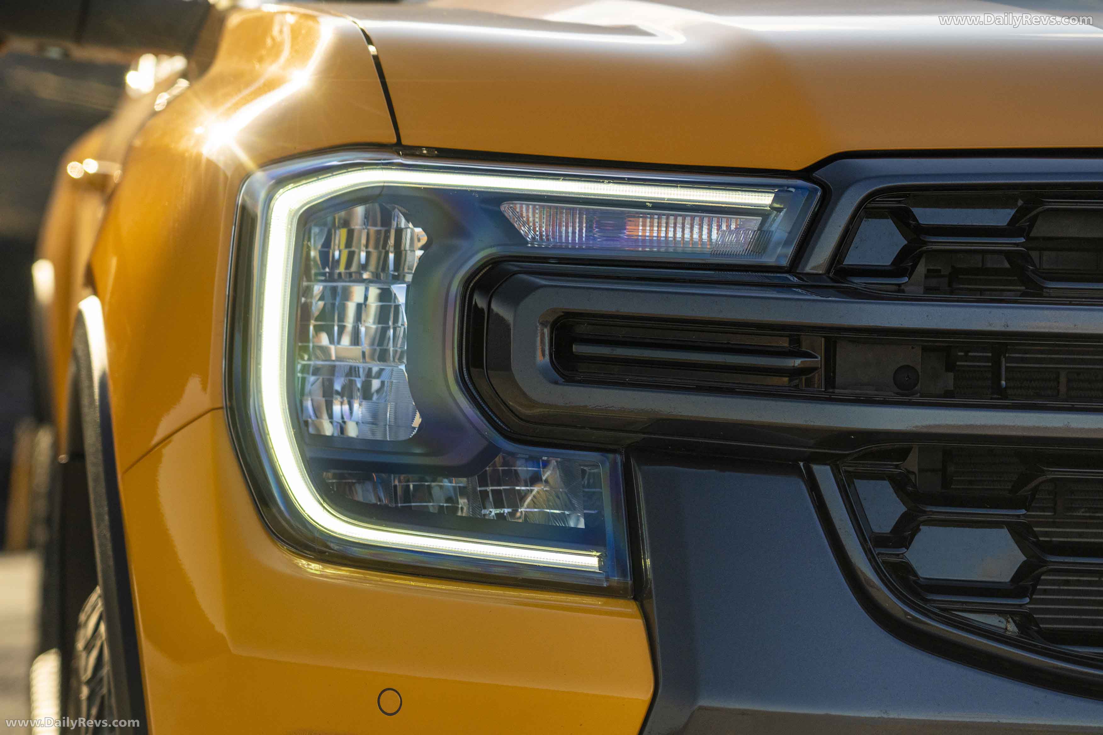 2025 Ford Ranger PHEV Wildtrak Exterior