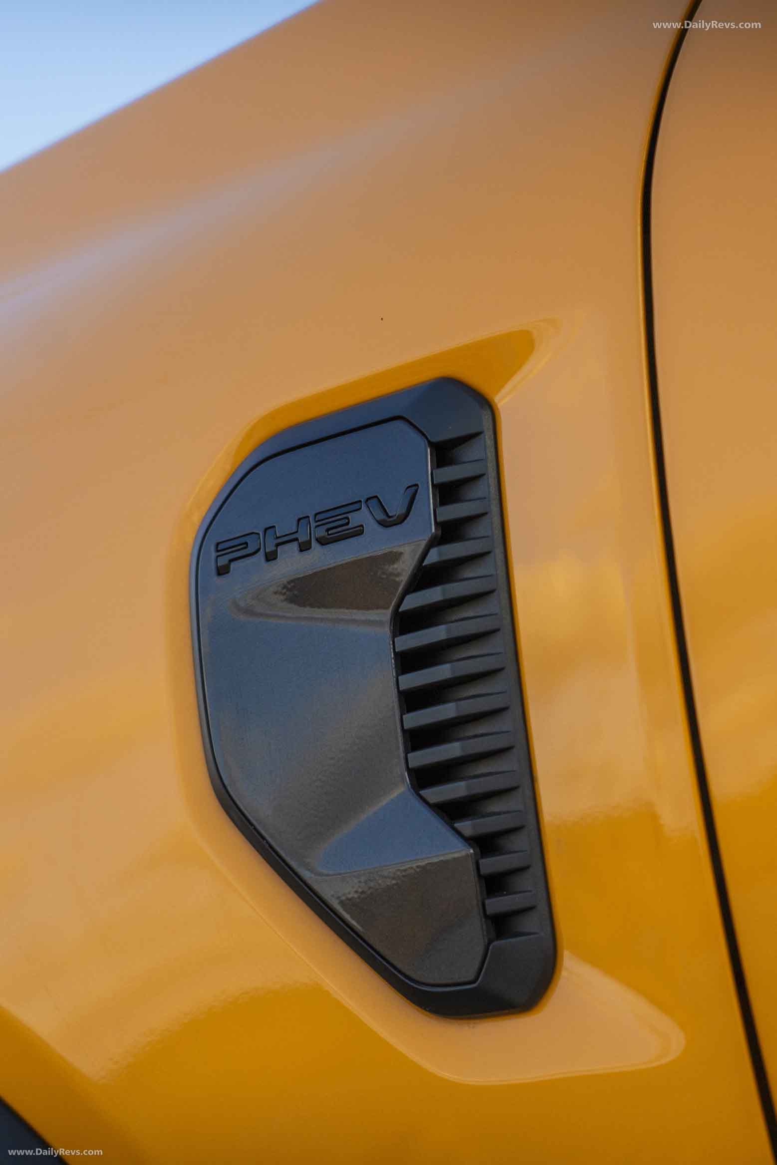 2025 Ford Ranger PHEV Wildtrak Exterior