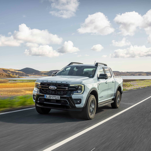 2025 Ford Ranger PHEV Stormtrak Front View